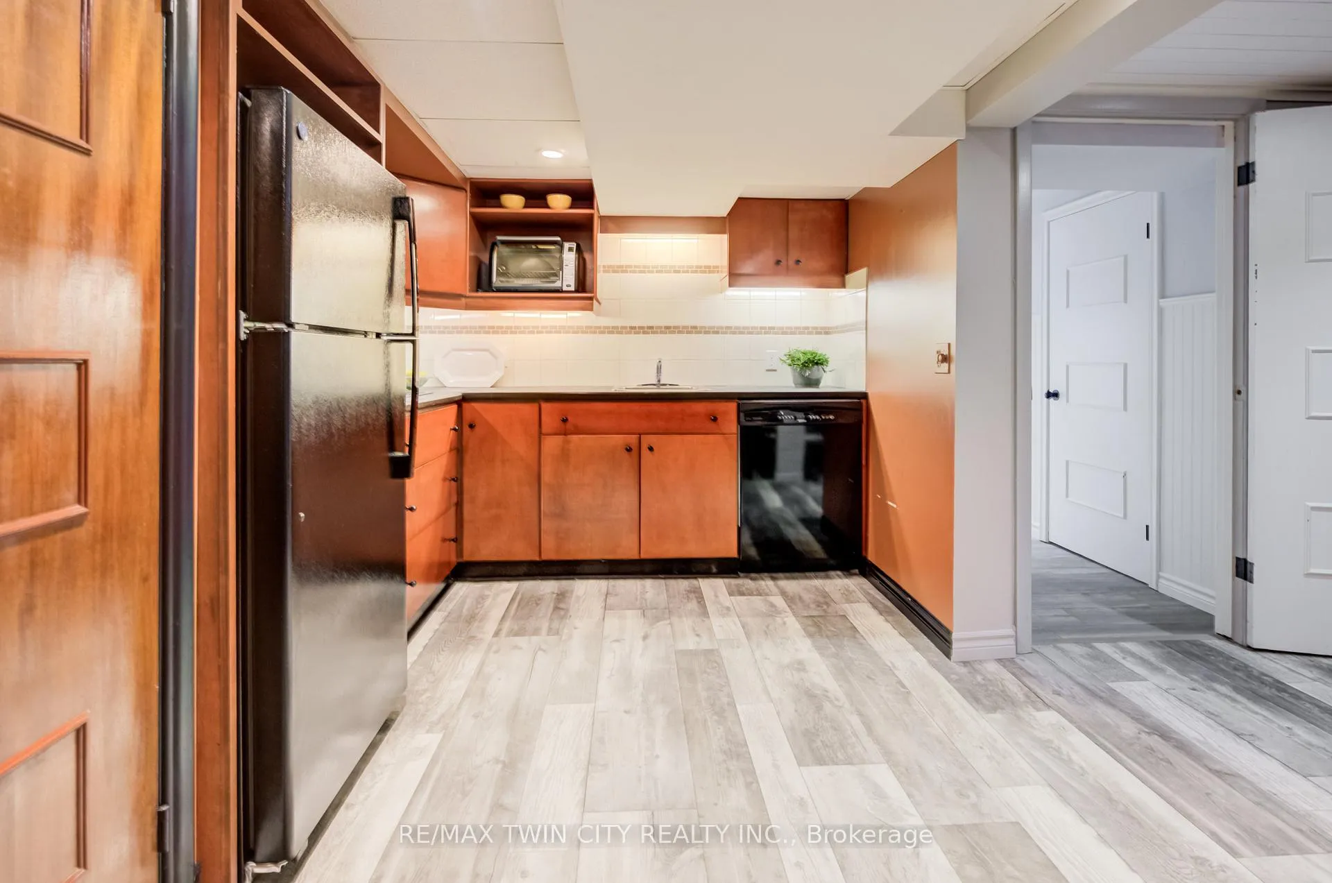 Photo 34 of 45 Palmerston Avenue, Brantford — HOMEH