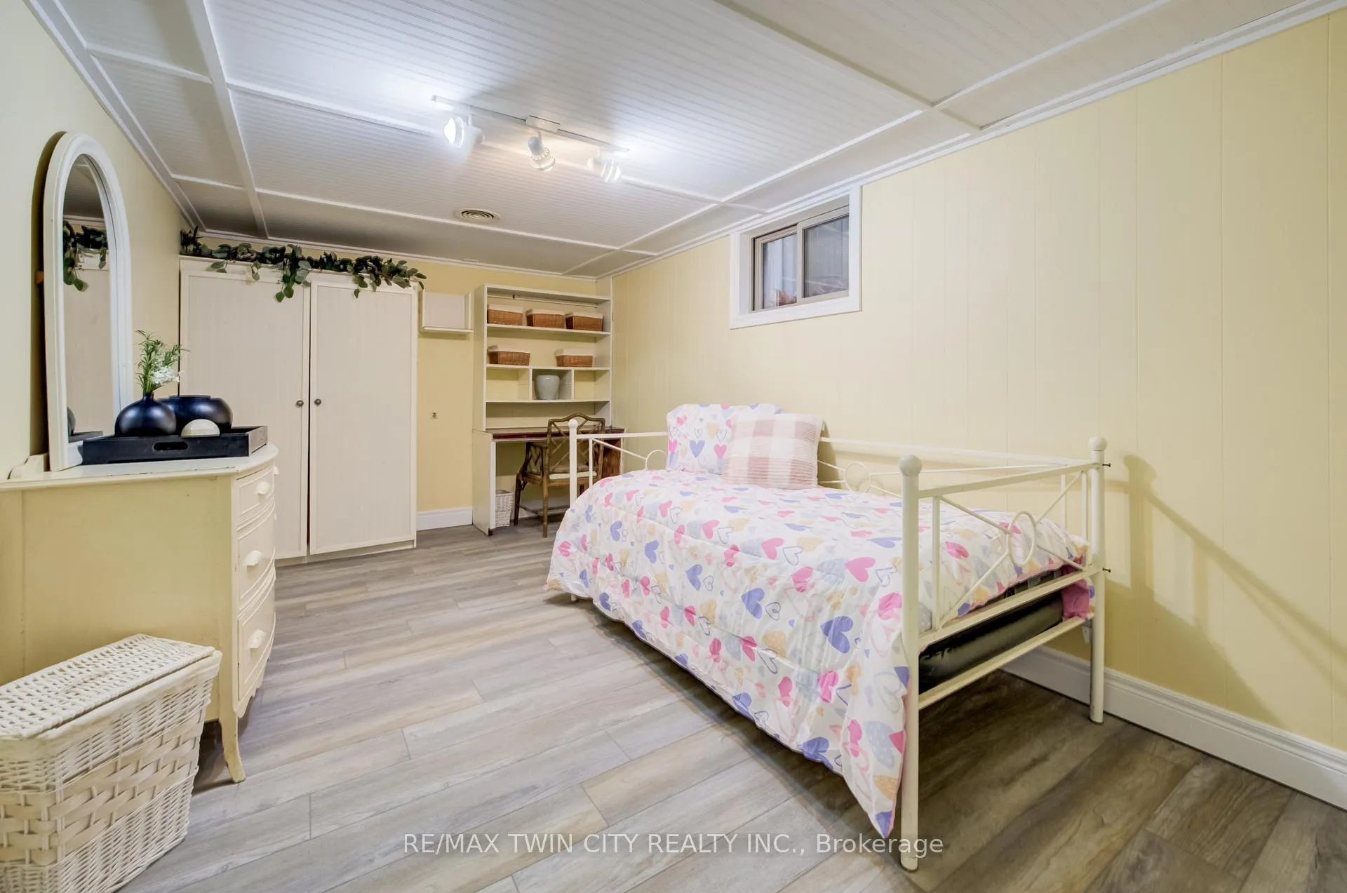 Photo 40 of 45 Palmerston Avenue, Brantford — HOMEH