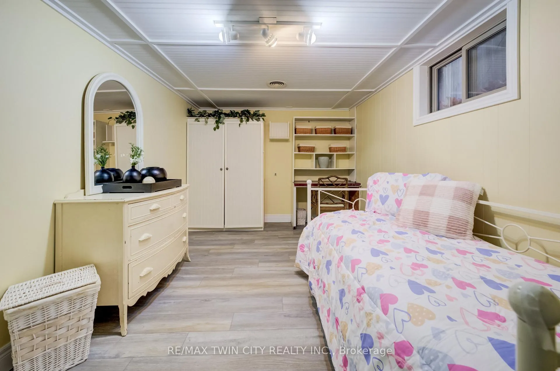 Photo 41 of 45 Palmerston Avenue, Brantford — HOMEH