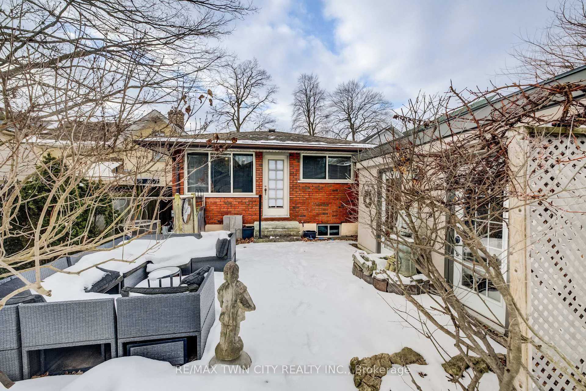 Photo 44 of 45 Palmerston Avenue, Brantford — HOMEH