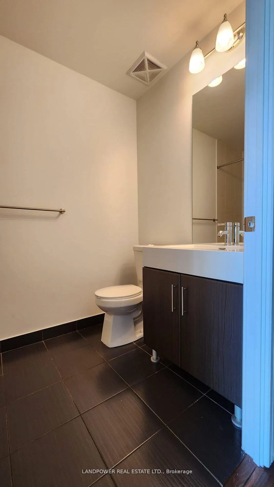 Photo 7 of Unit Ph27, 35 Brian Peck Crescent, Toronto, Thorncliffe Park — HOMEH