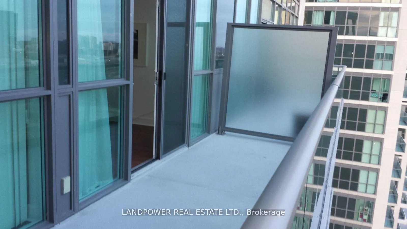 Photo 9 of Unit Ph27, 35 Brian Peck Crescent, Toronto, Thorncliffe Park — HOMEH