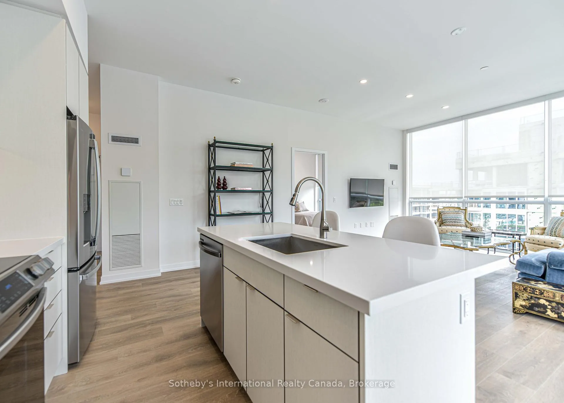Photo 6 of Unit 437, 415 Sea Ray Avenue, Innisfil, Rural Innisfil — HOMEH