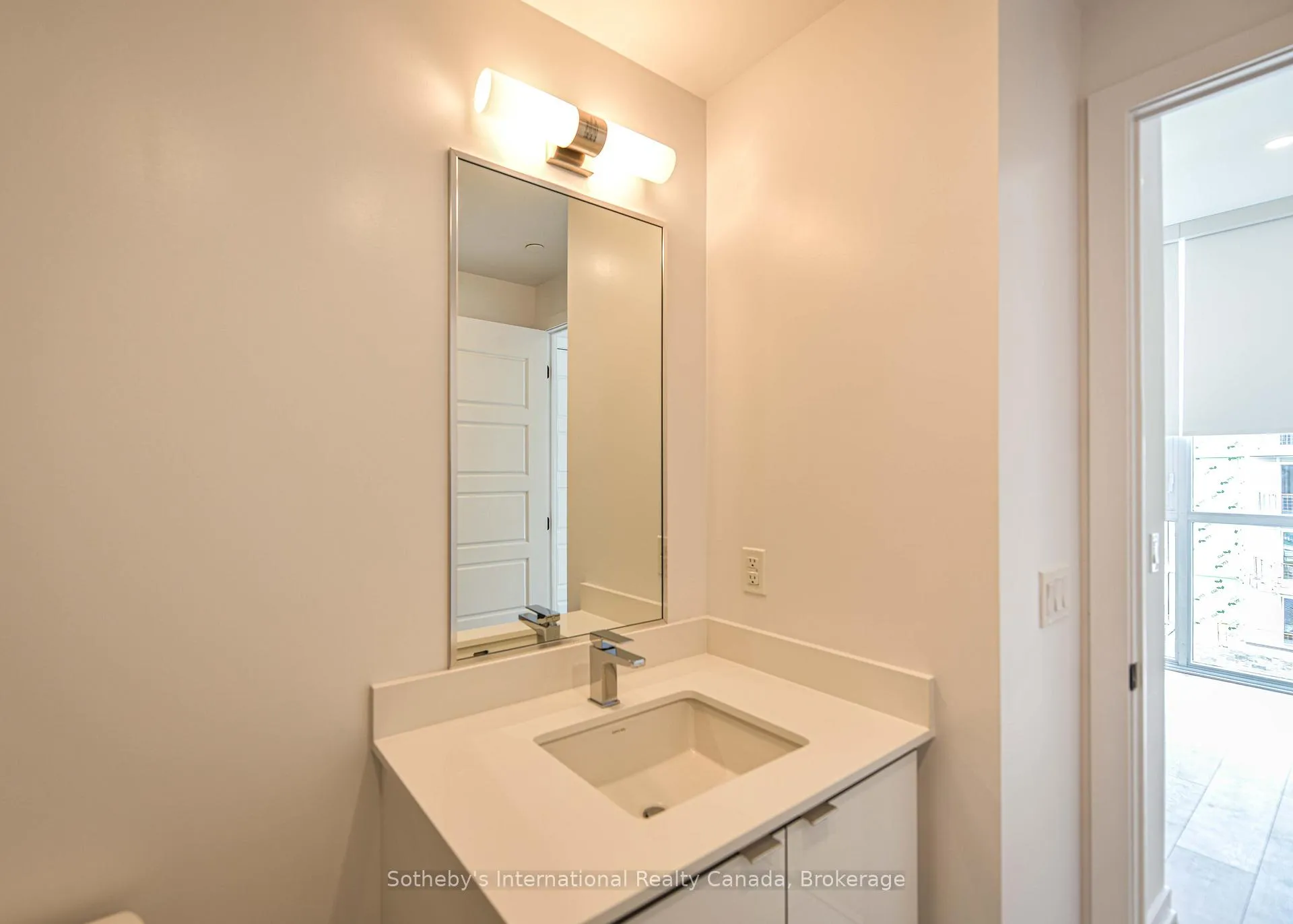 Photo 11 of Unit 437, 415 Sea Ray Avenue, Innisfil, Rural Innisfil — HOMEH