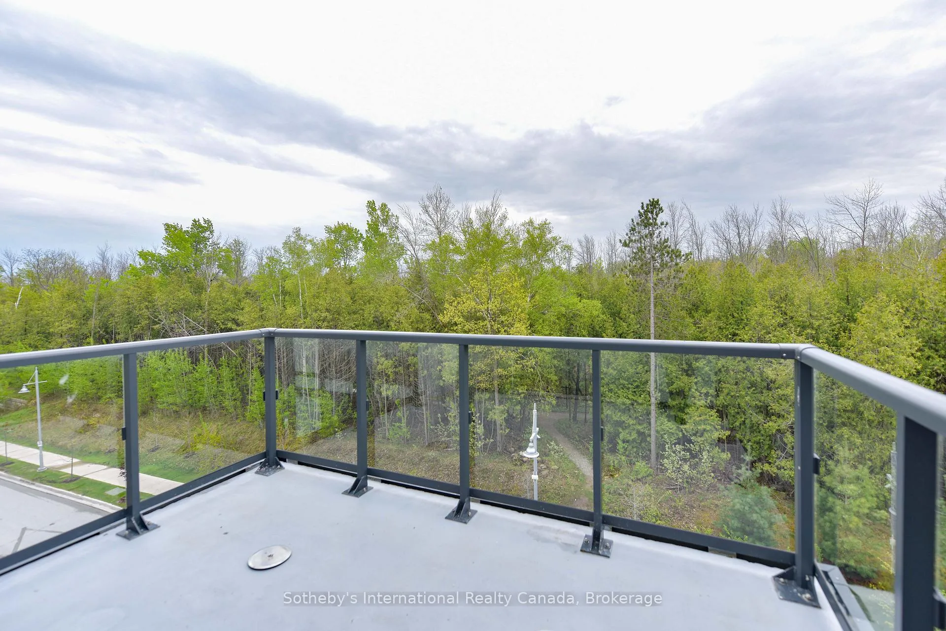 Photo 12 of Unit 437, 415 Sea Ray Avenue, Innisfil, Rural Innisfil — HOMEH