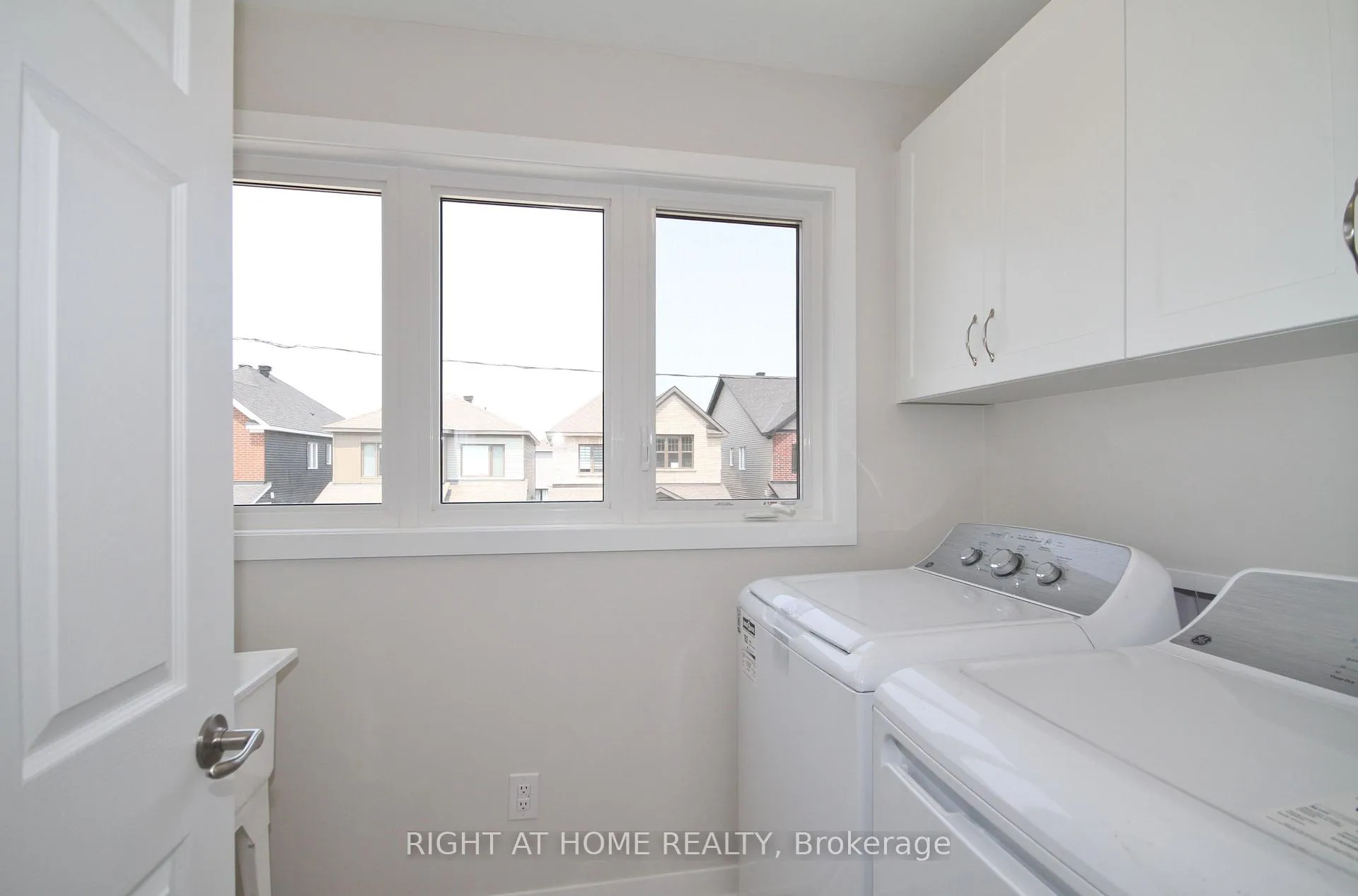 Photo 32 of 201 Billrian Crescent, Ottawa, Stittsville (North) — HOMEH