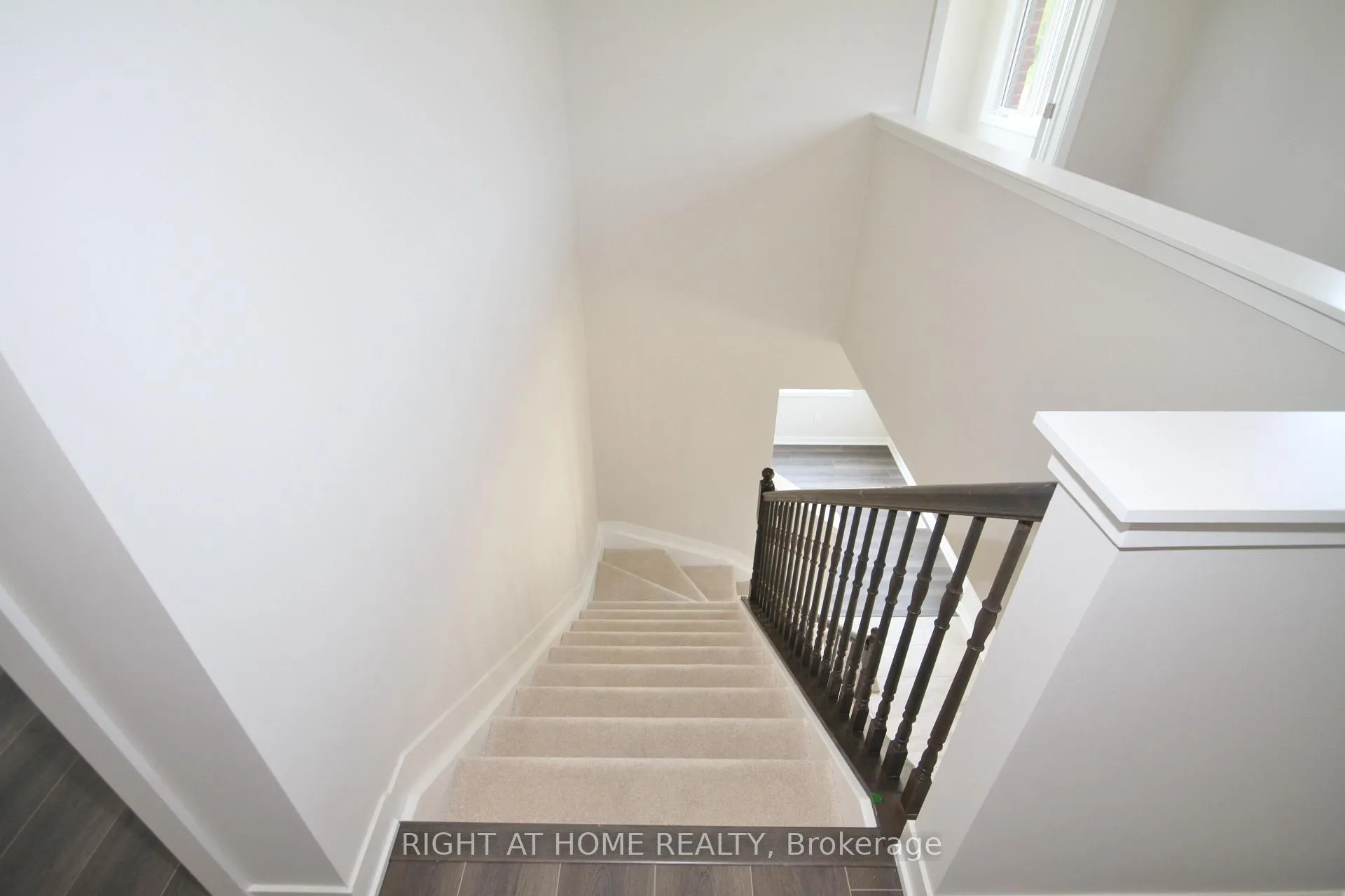 Photo 33 of 201 Billrian Crescent, Ottawa, Stittsville (North) — HOMEH