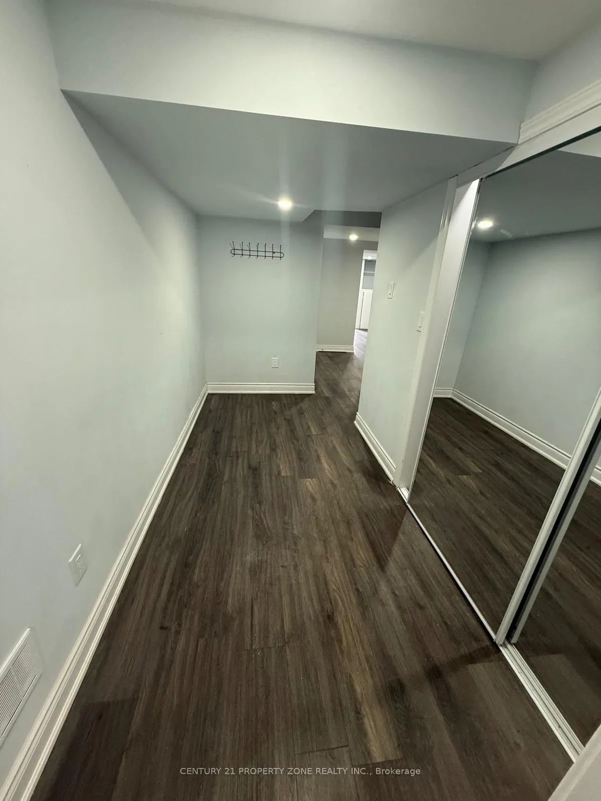 Photo 7 of Unit Bsmt, 26 Feeder Street, Brampton, Northwest Brampton — HOMEH