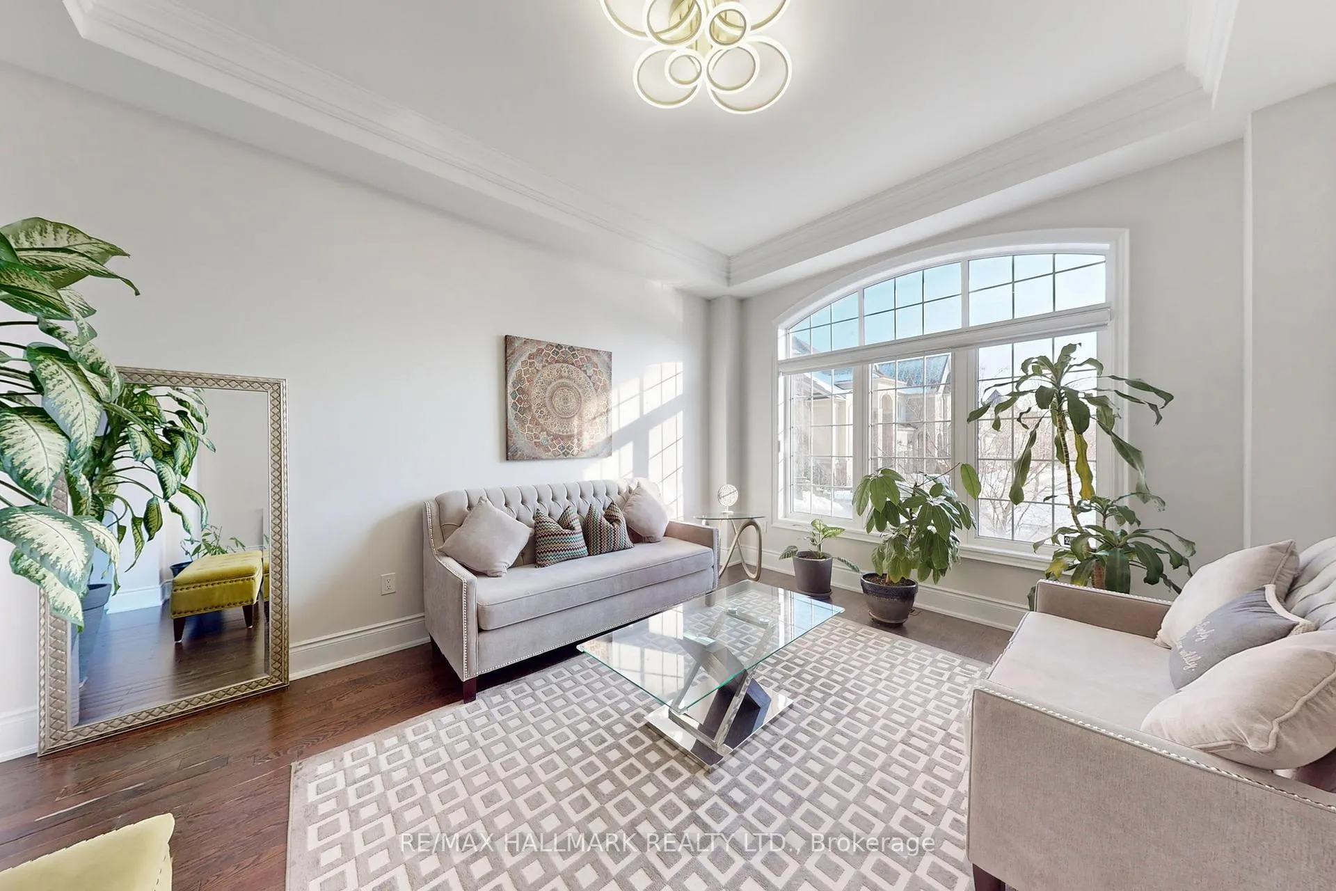 Photo 4 of 64 Chesney Crescent, Vaughan, Kleinburg — HOMEH
