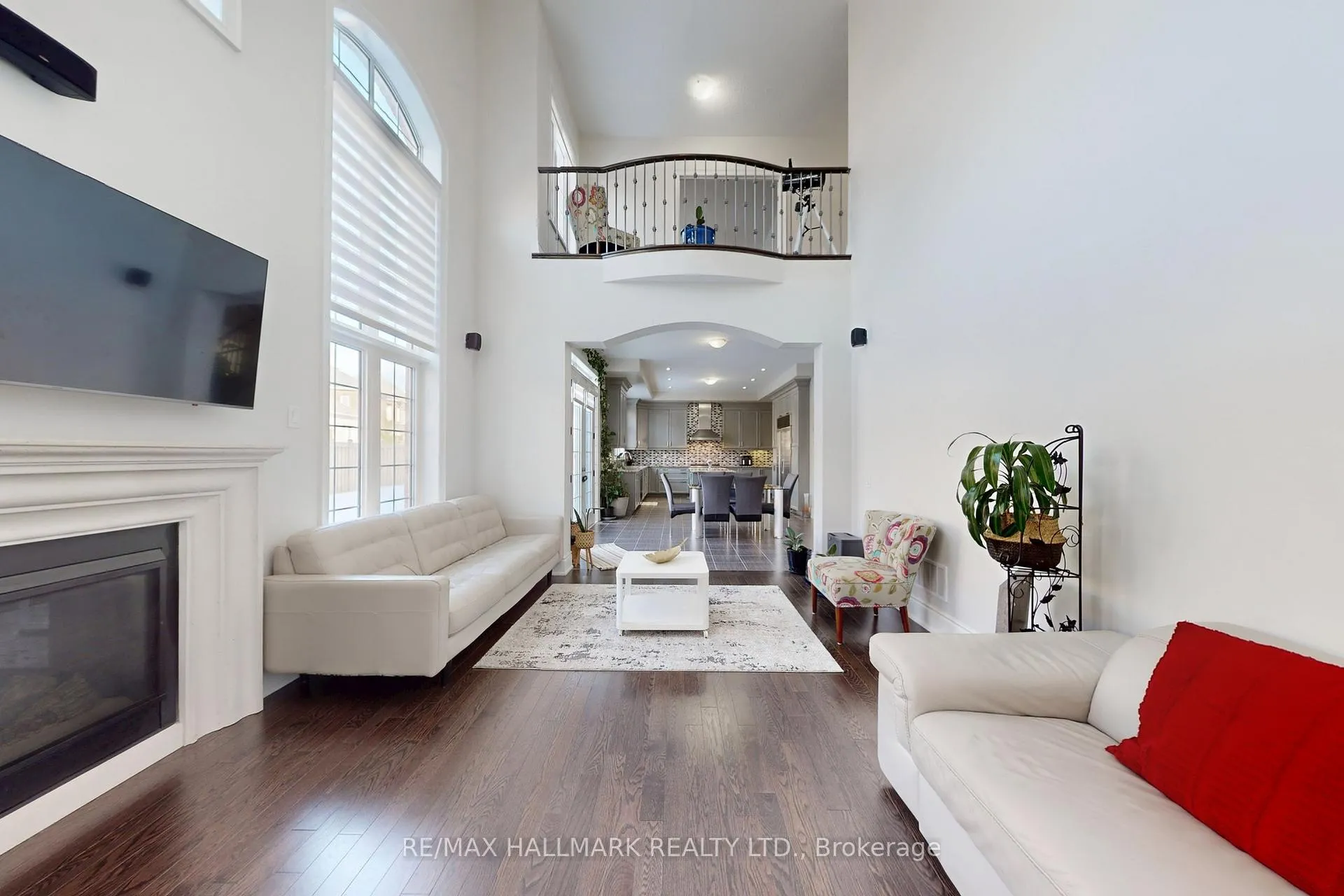 Photo 8 of 64 Chesney Crescent, Vaughan, Kleinburg — HOMEH