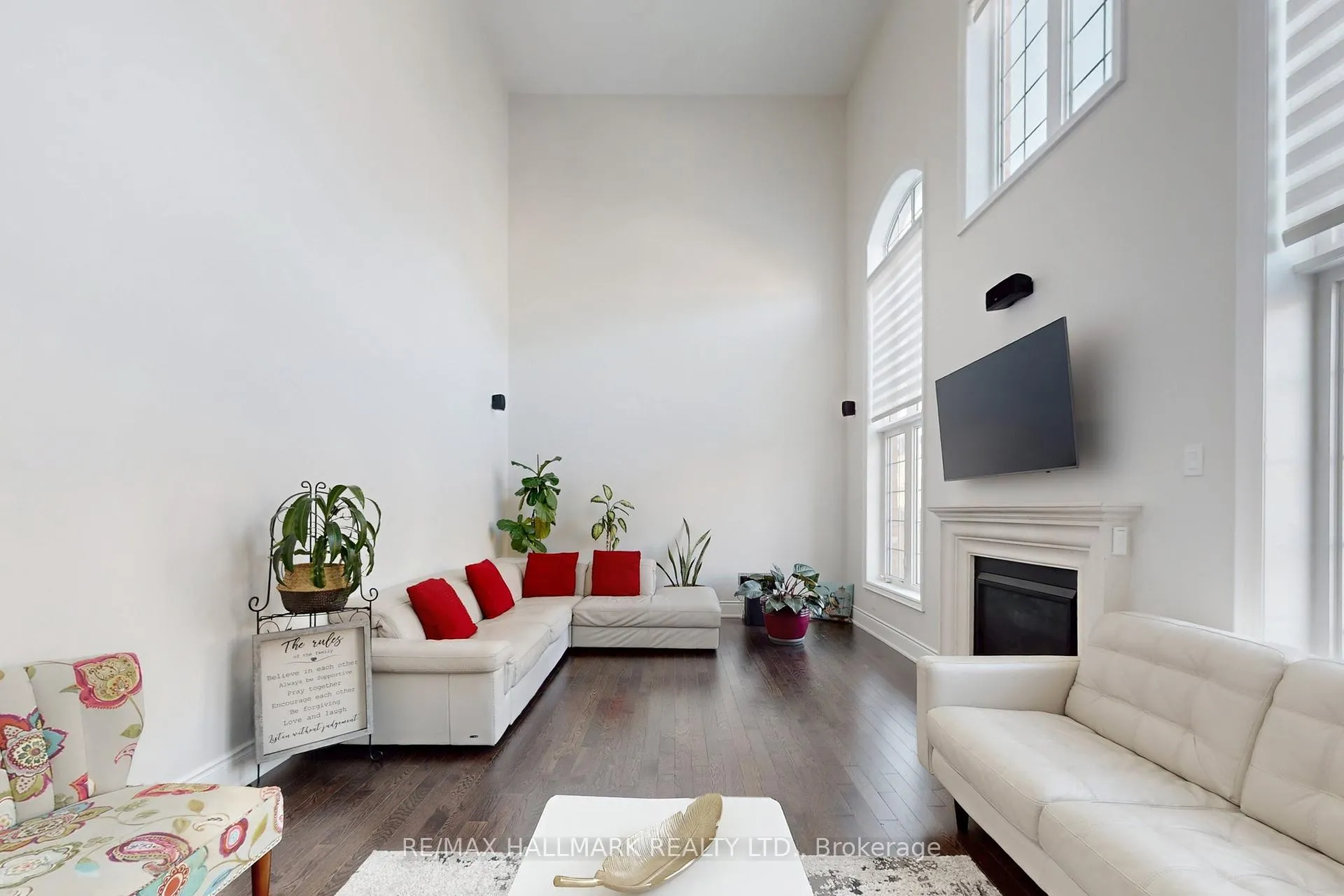 Photo 9 of 64 Chesney Crescent, Vaughan, Kleinburg — HOMEH