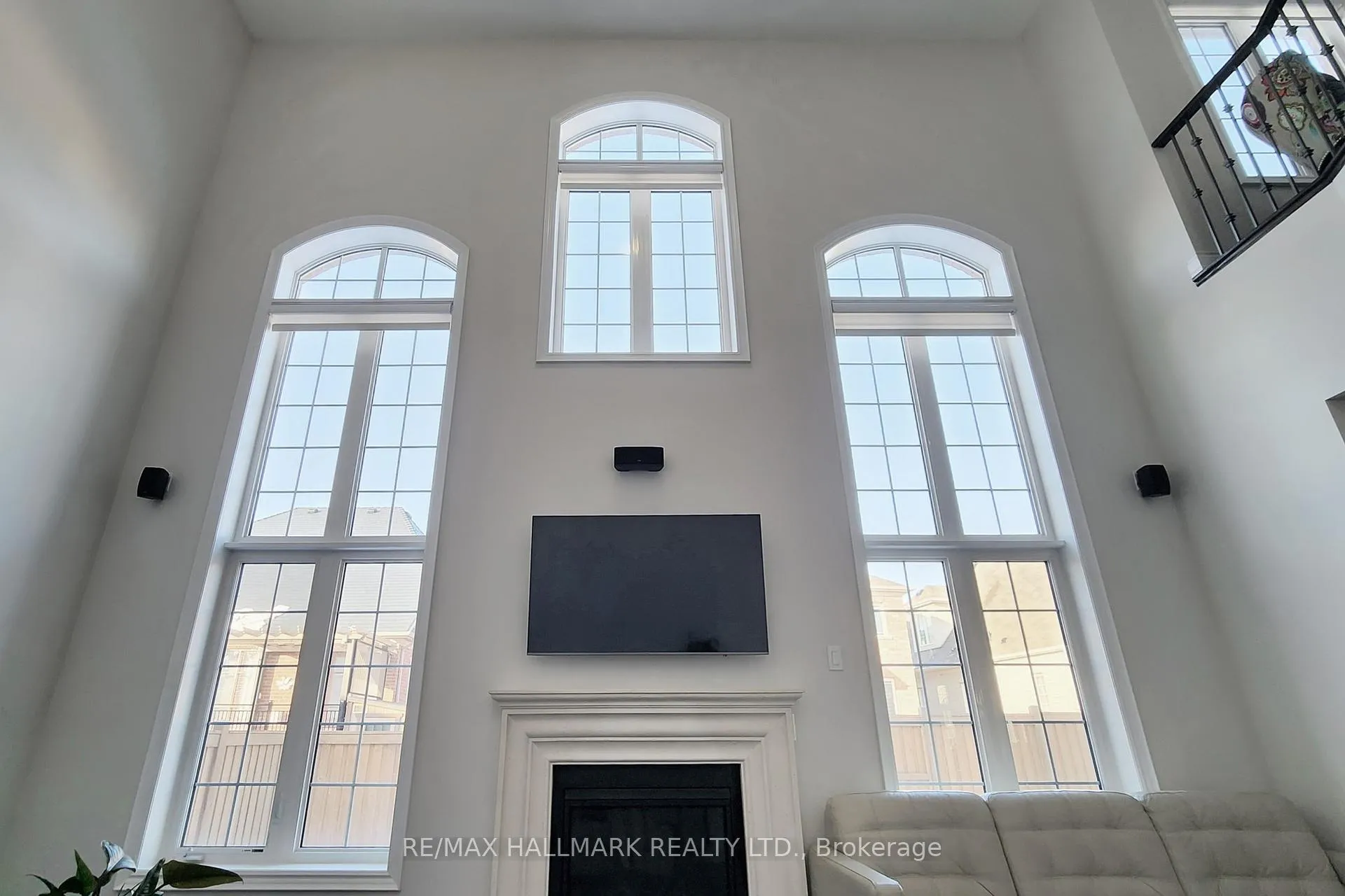 Photo 11 of 64 Chesney Crescent, Vaughan, Kleinburg — HOMEH