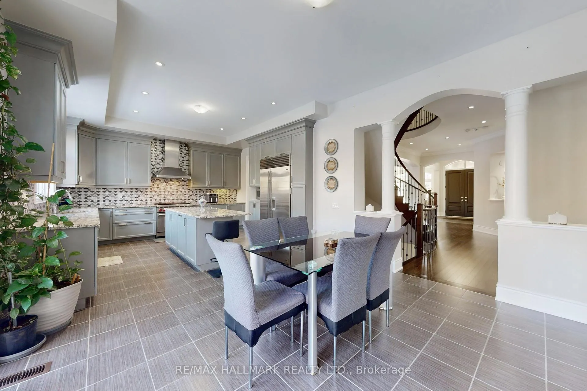 Photo 12 of 64 Chesney Crescent, Vaughan, Kleinburg — HOMEH