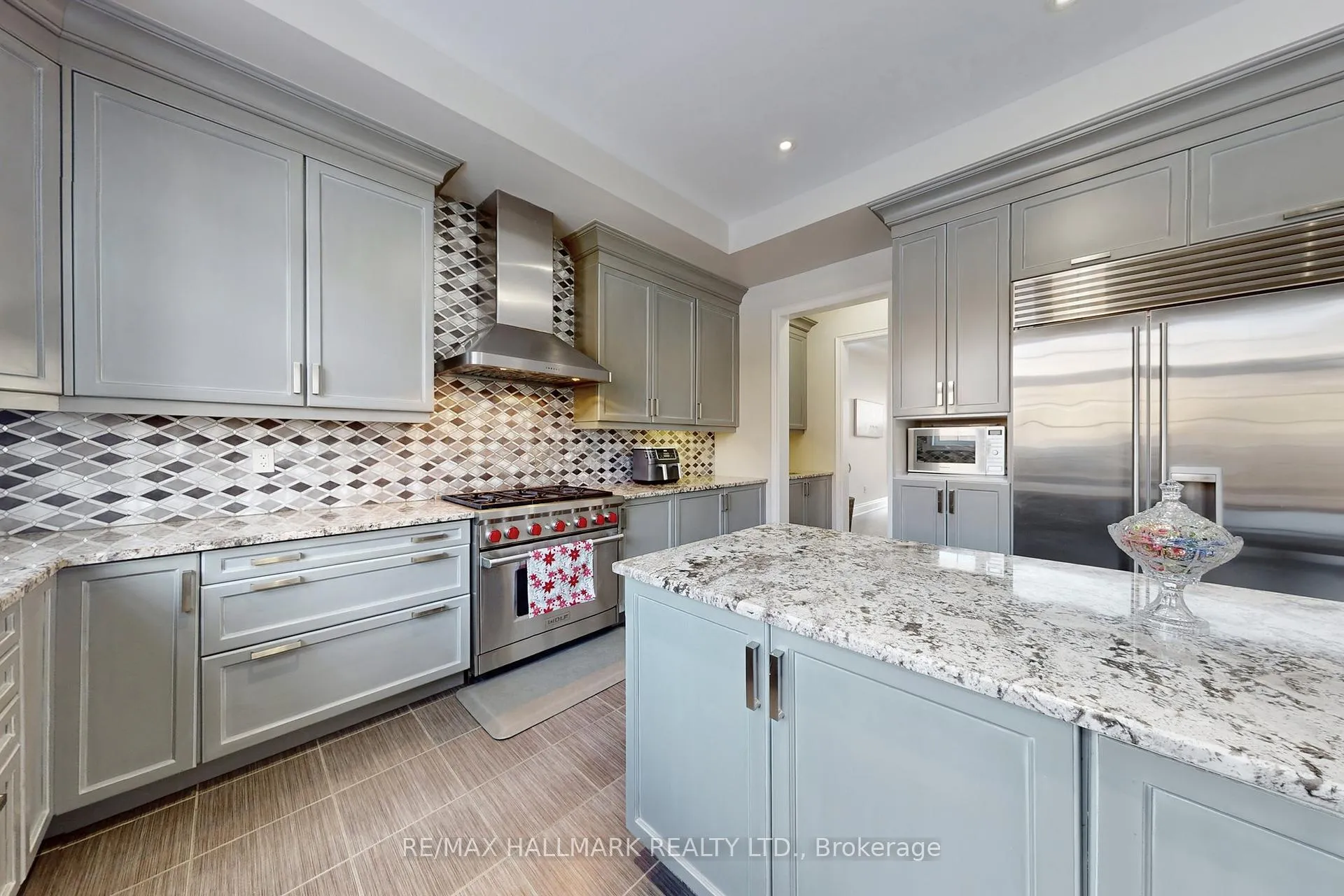 Photo 17 of 64 Chesney Crescent, Vaughan, Kleinburg — HOMEH