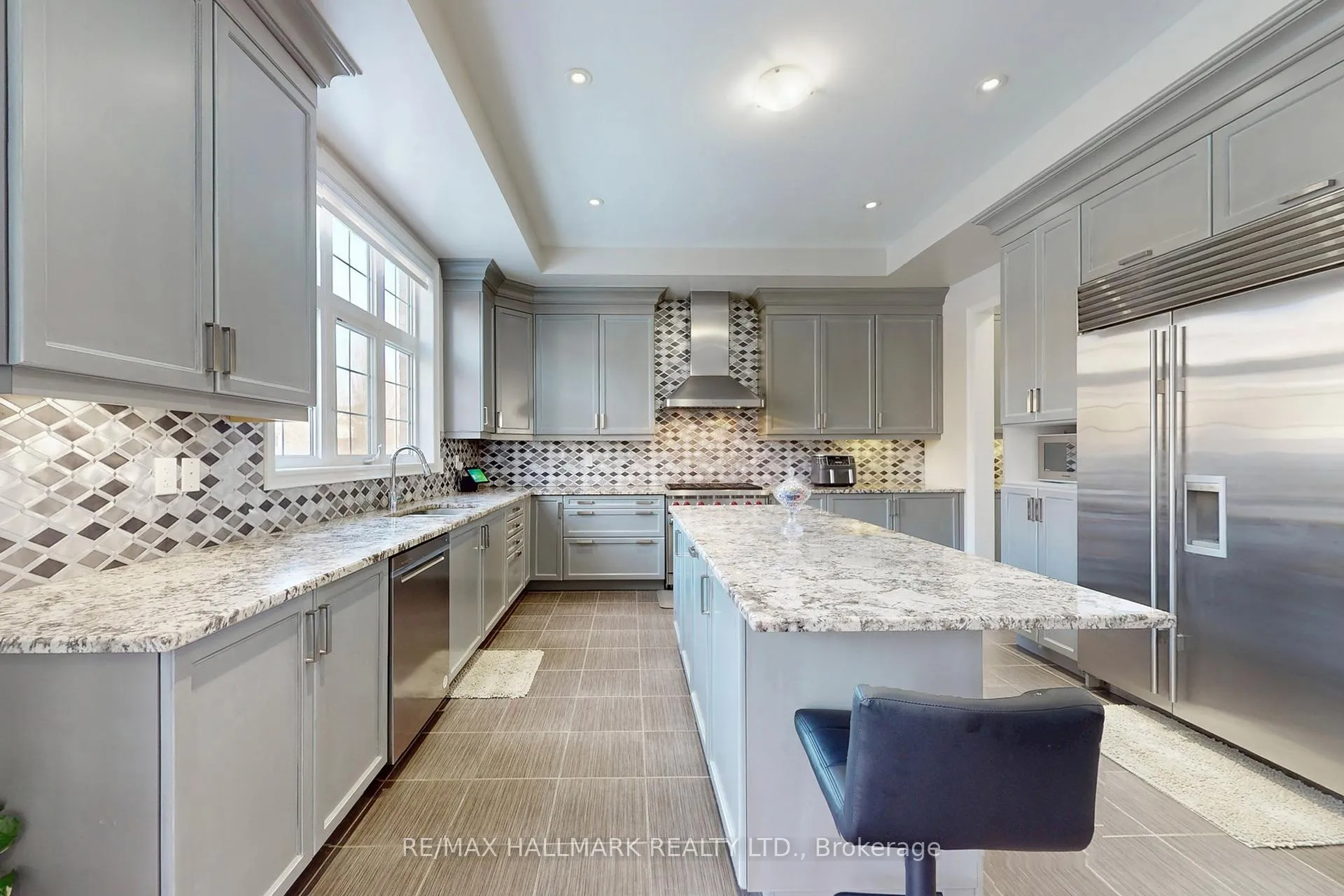 Photo 18 of 64 Chesney Crescent, Vaughan, Kleinburg — HOMEH