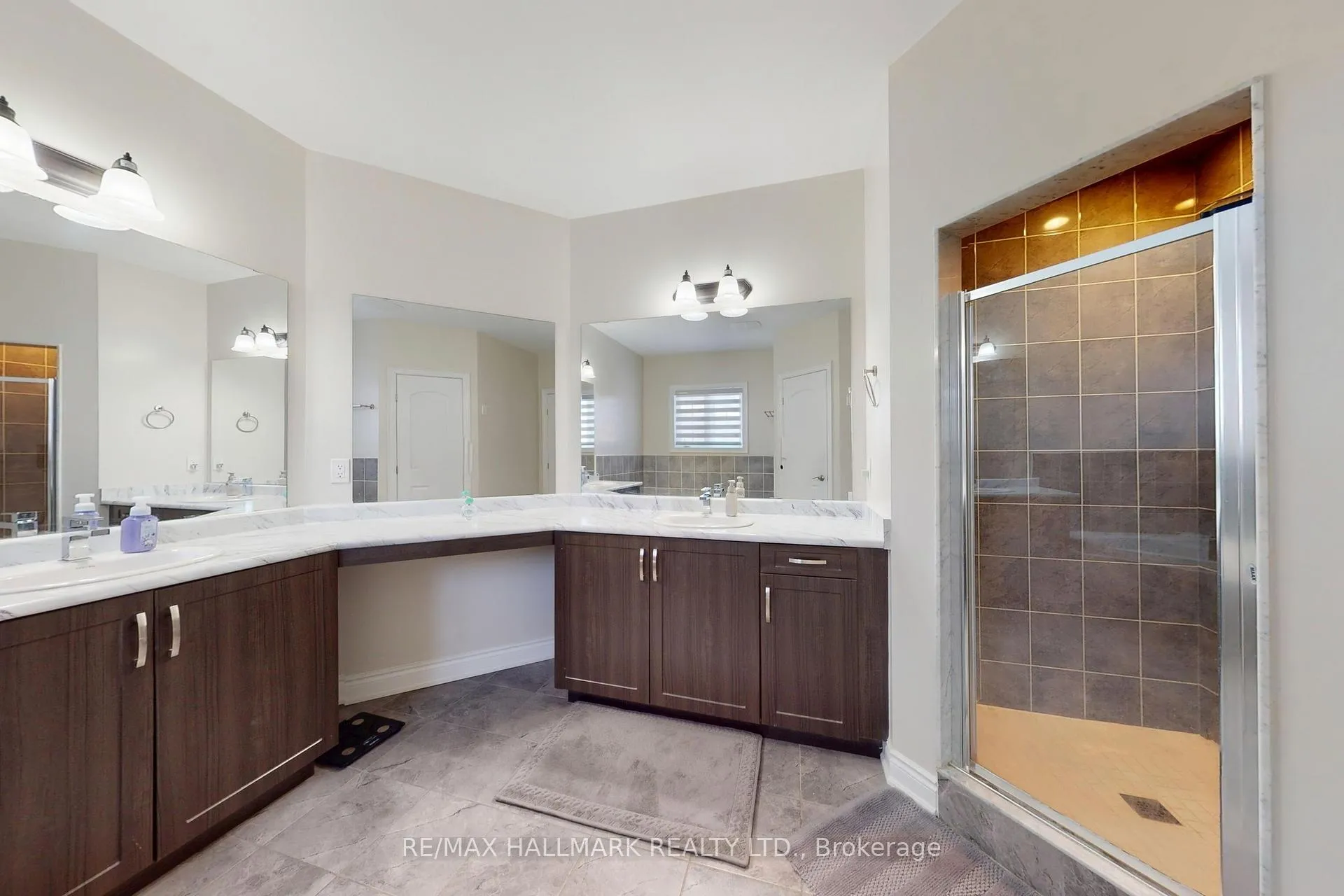 Photo 32 of 64 Chesney Crescent, Vaughan, Kleinburg — HOMEH