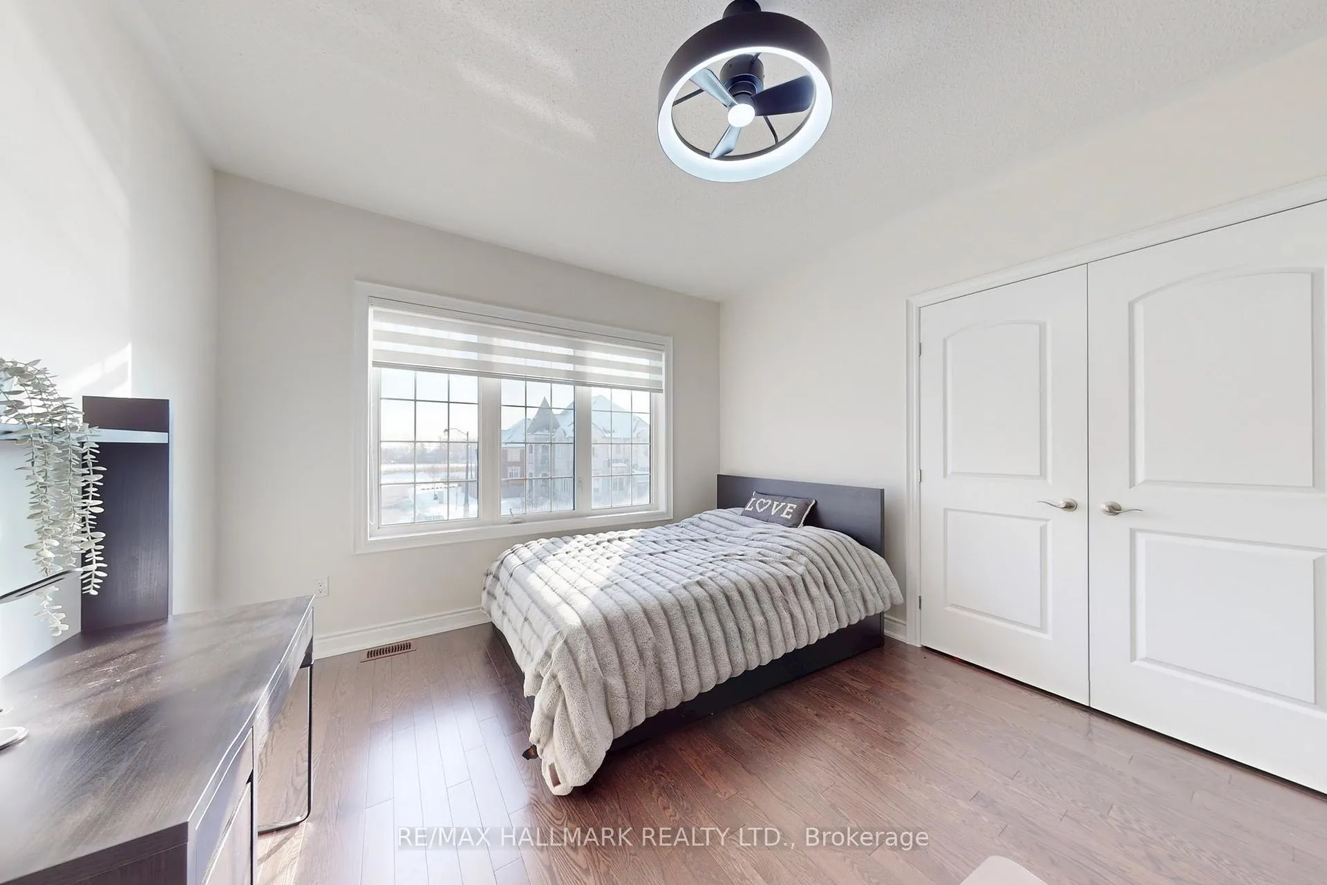 Photo 36 of 64 Chesney Crescent, Vaughan, Kleinburg — HOMEH