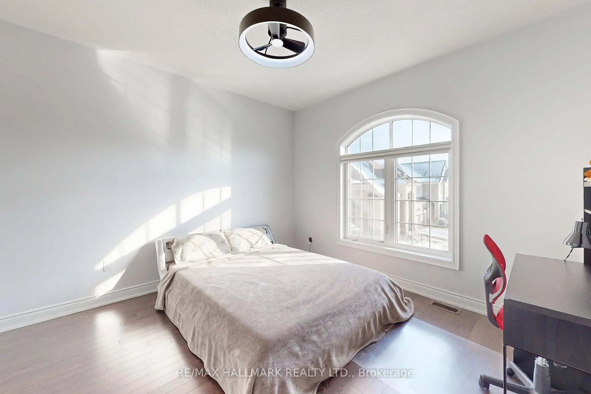Photo 37 of 64 Chesney Crescent, Vaughan, Kleinburg — HOMEH