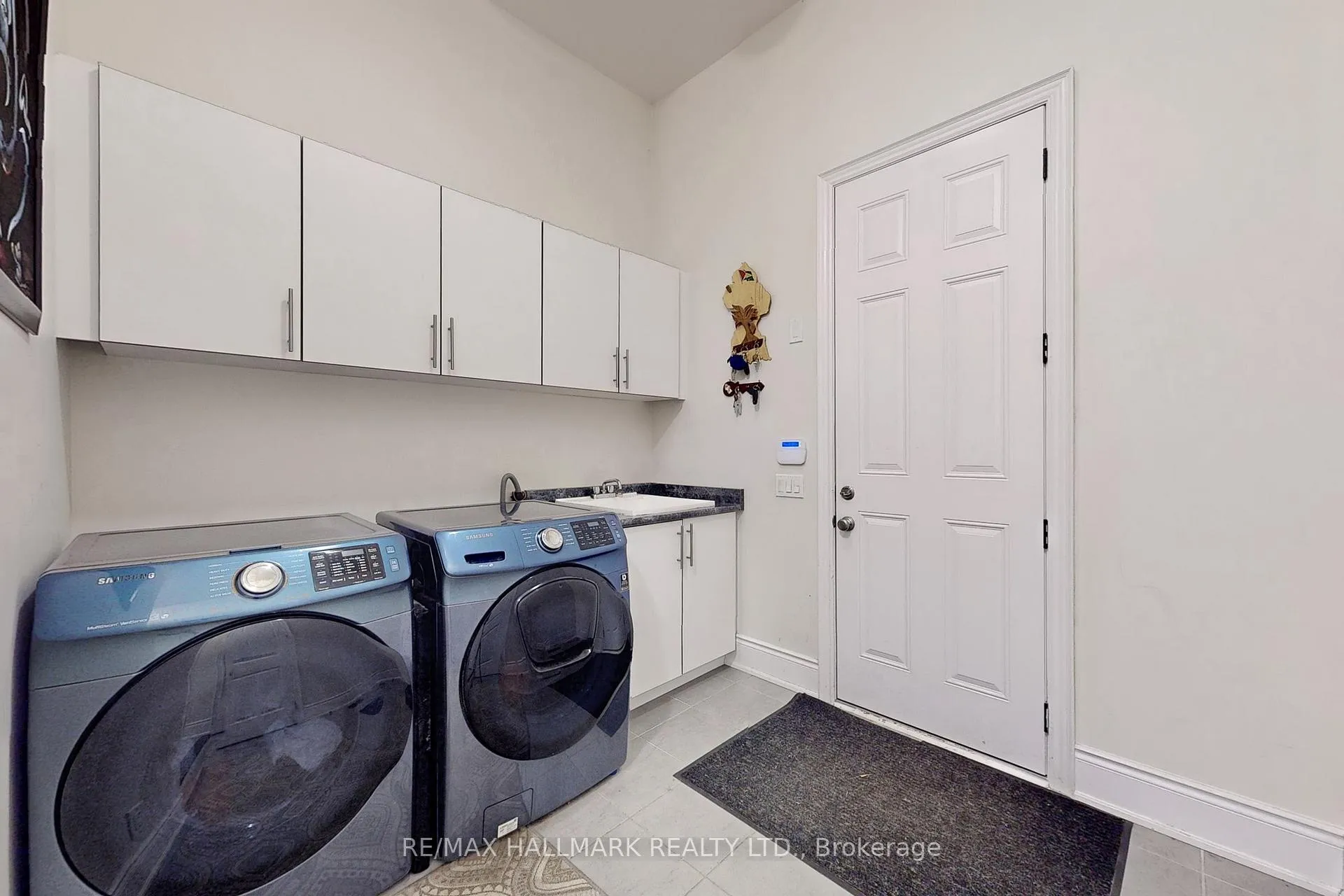 Photo 40 of 64 Chesney Crescent, Vaughan, Kleinburg — HOMEH