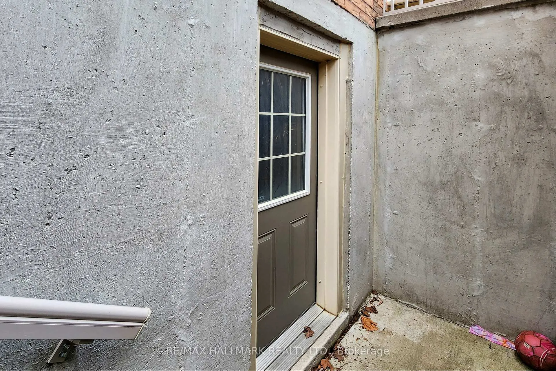 Photo 41 of 64 Chesney Crescent, Vaughan, Kleinburg — HOMEH