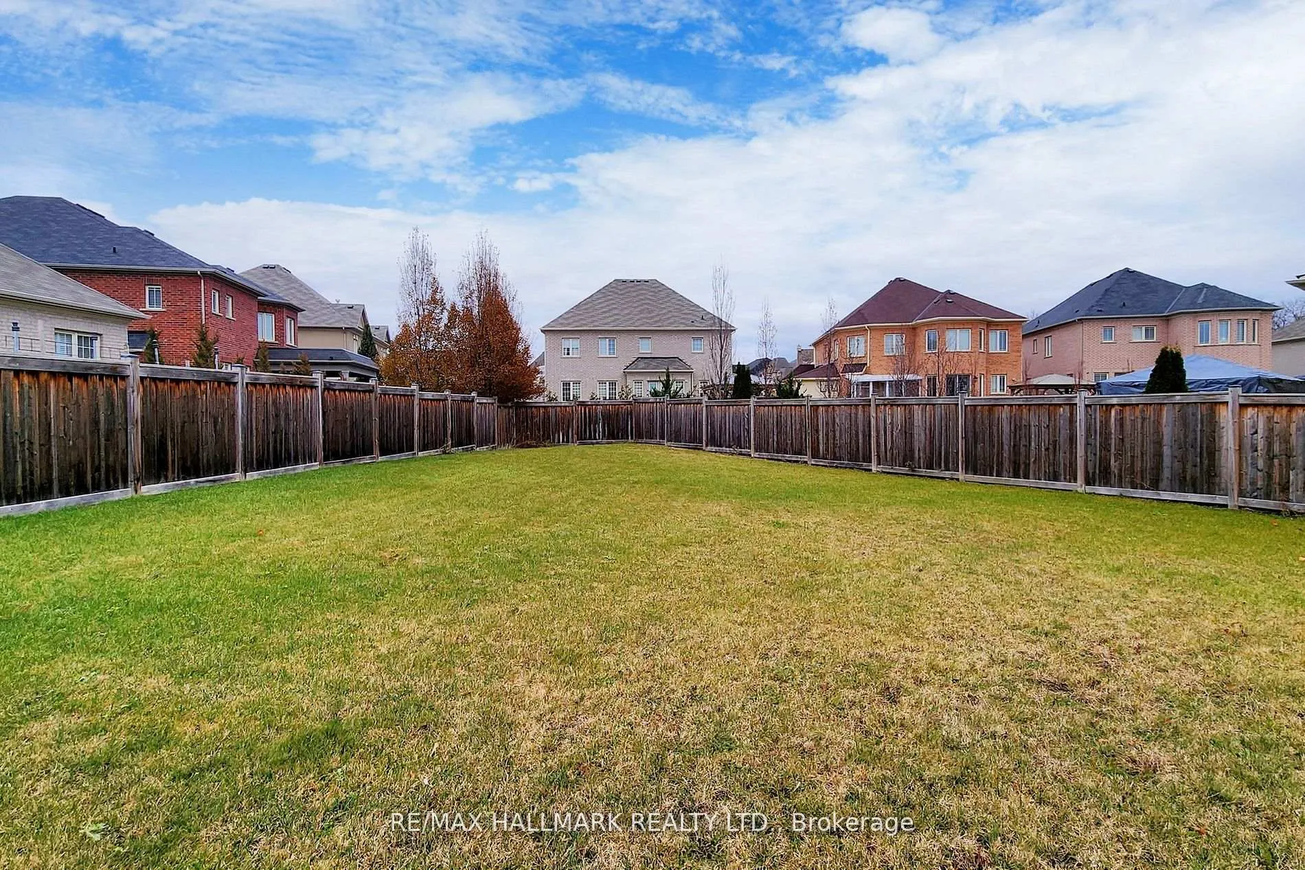 Photo 43 of 64 Chesney Crescent, Vaughan, Kleinburg — HOMEH