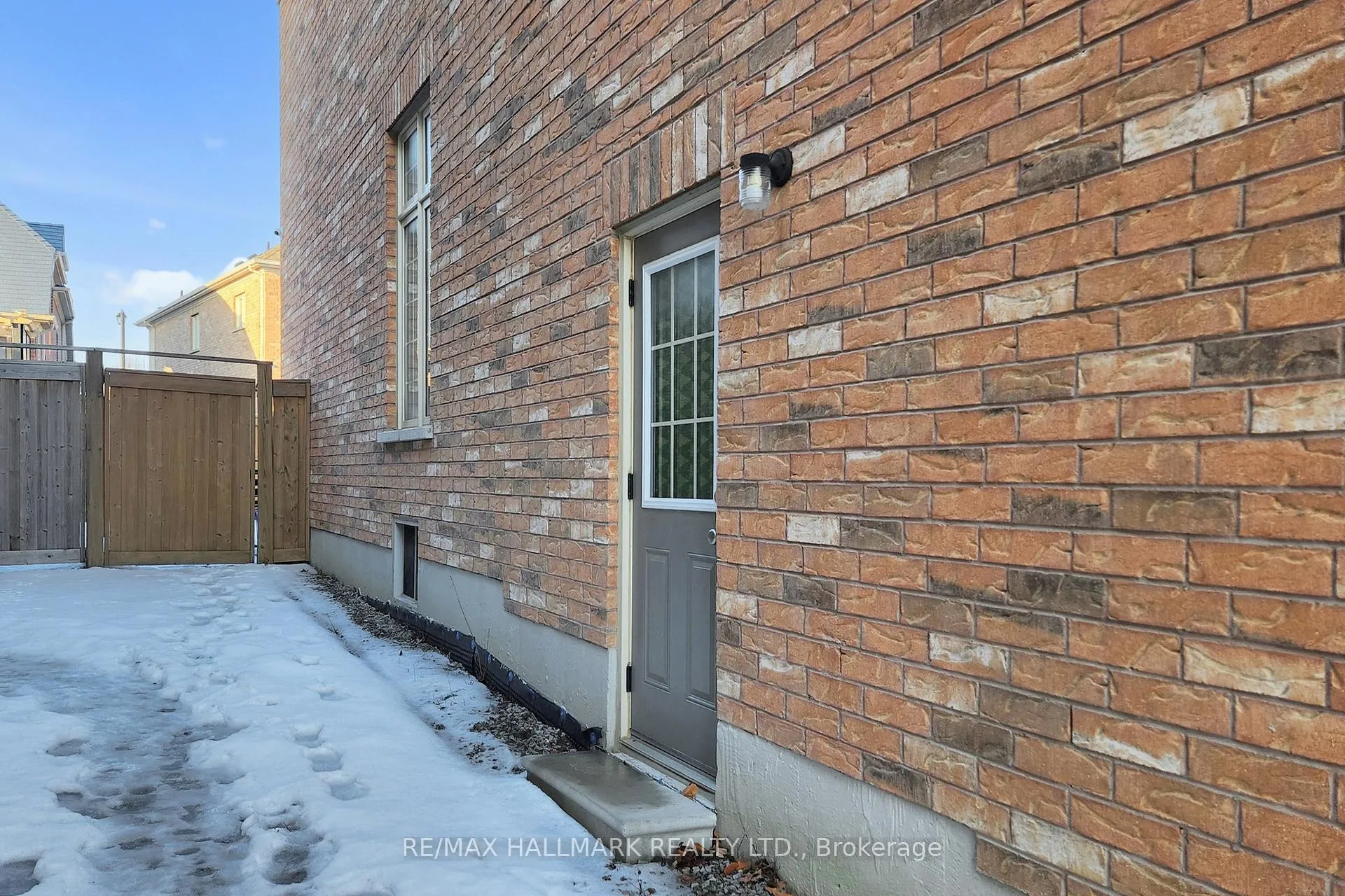 Photo 44 of 64 Chesney Crescent, Vaughan, Kleinburg — HOMEH