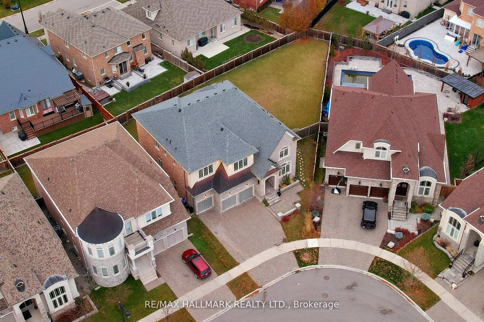 Photo 49 of 64 Chesney Crescent, Vaughan, Kleinburg — HOMEH