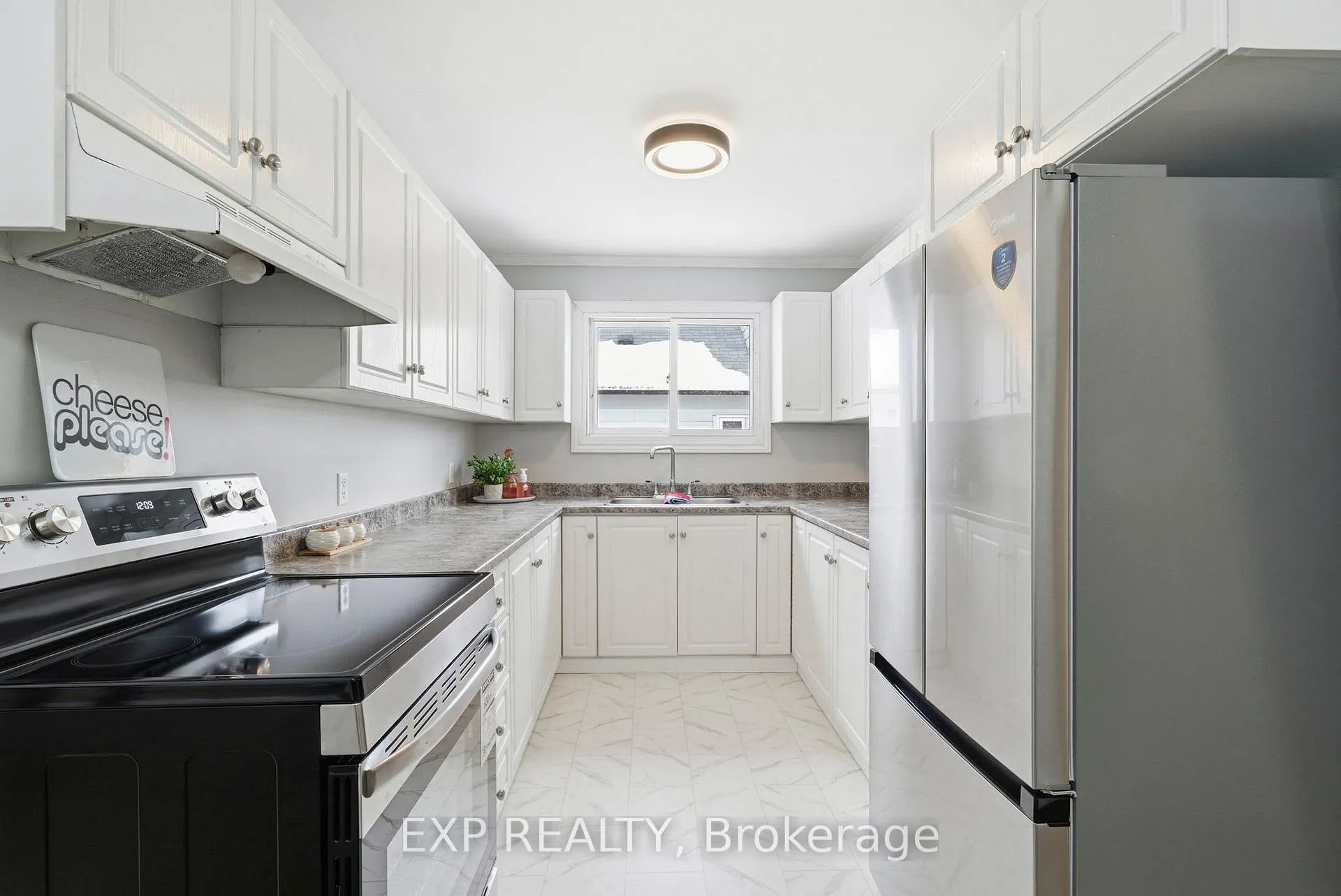 Photo 3 of 1111 Ontario Street, Cornwall — HOMEH