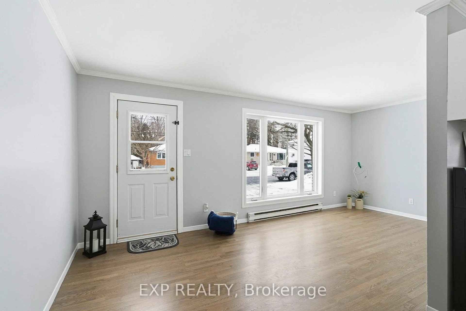 Photo 8 of 1111 Ontario Street, Cornwall — HOMEH
