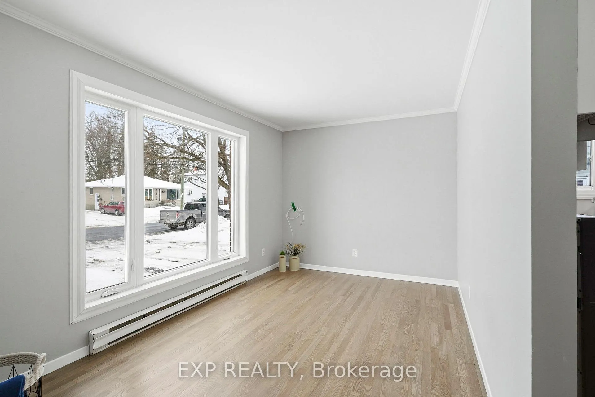 Photo 9 of 1111 Ontario Street, Cornwall — HOMEH