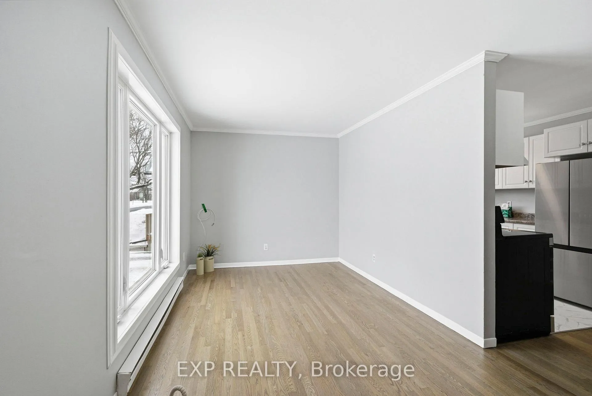 Photo 10 of 1111 Ontario Street, Cornwall — HOMEH