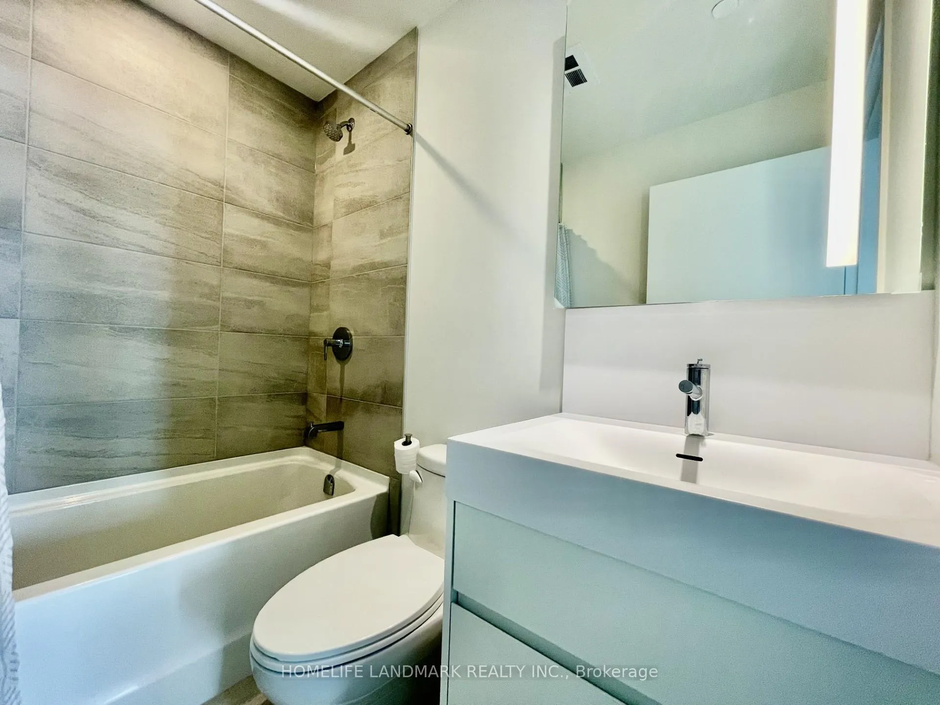 Photo 12 of Unit 1008, 39 Mary Street, Barrie, City Centre — HOMEH
