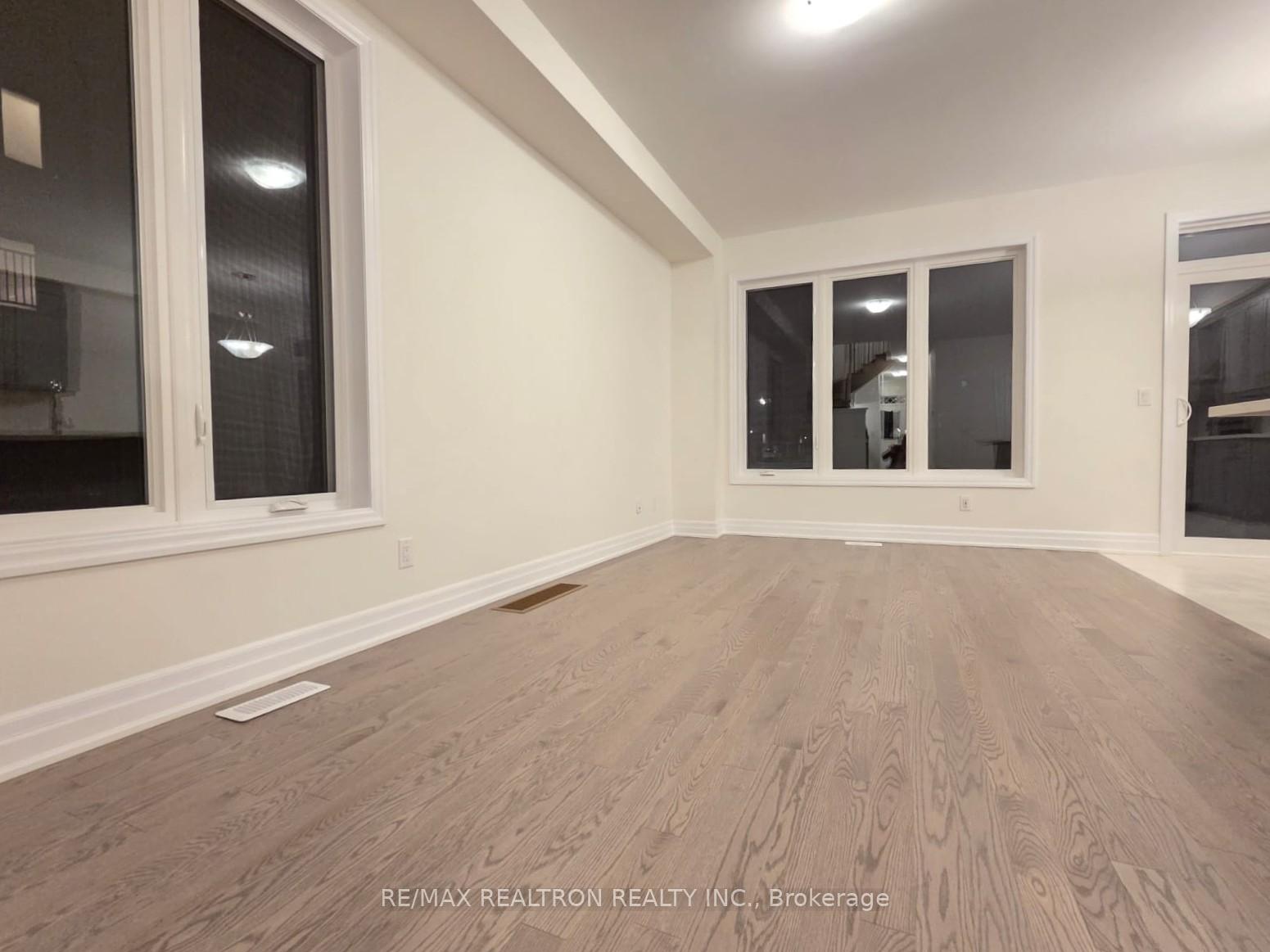 Photo 2 of 33 Freeman Williams Street, Markham, Angus Glen — HOMEH
