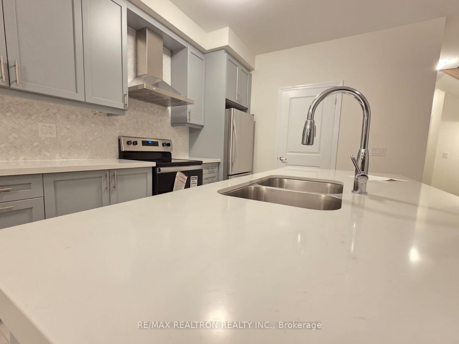 Photo 4 of 33 Freeman Williams Street, Markham, Angus Glen — HOMEH
