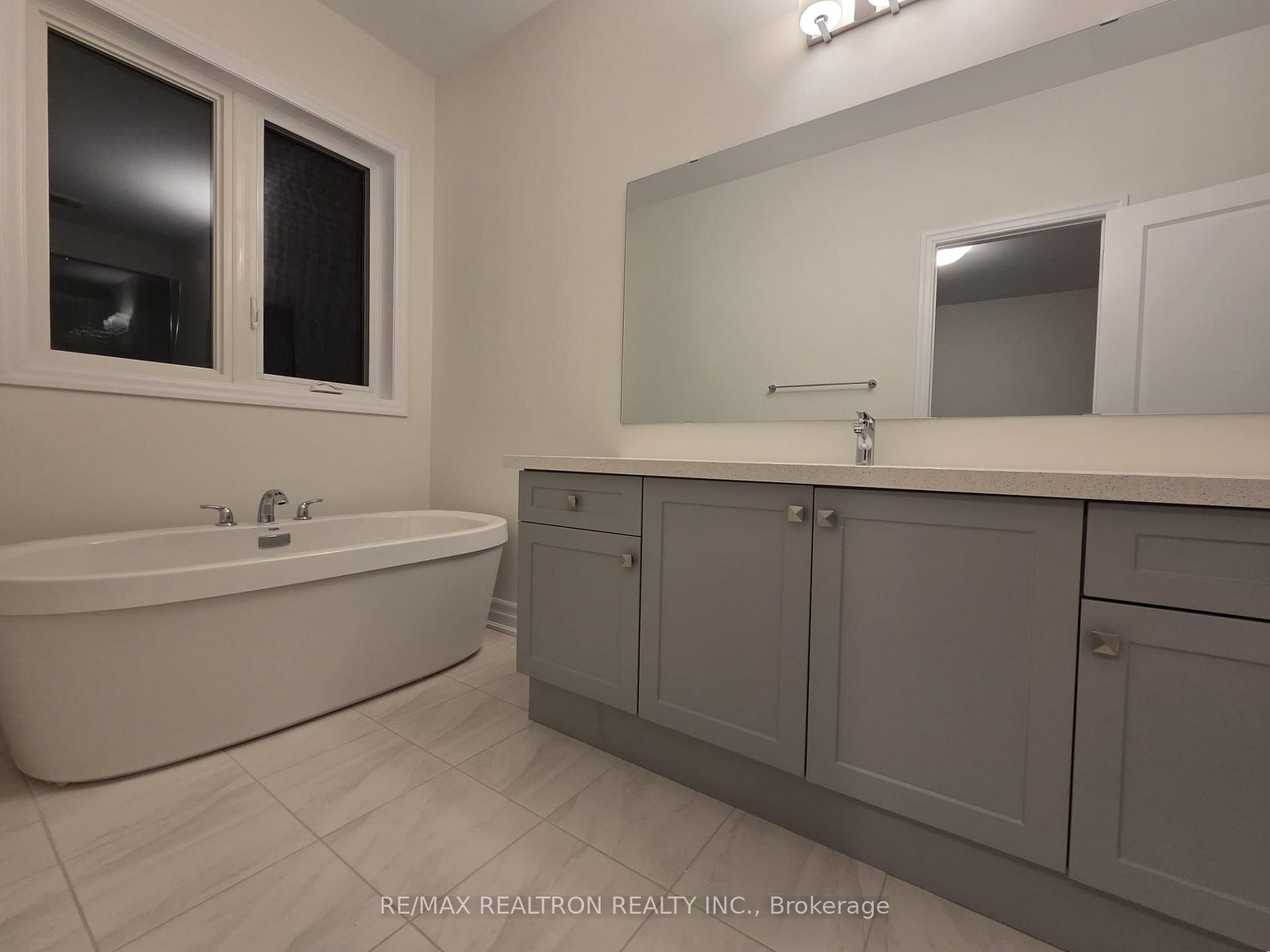 Photo 10 of 33 Freeman Williams Street, Markham, Angus Glen — HOMEH