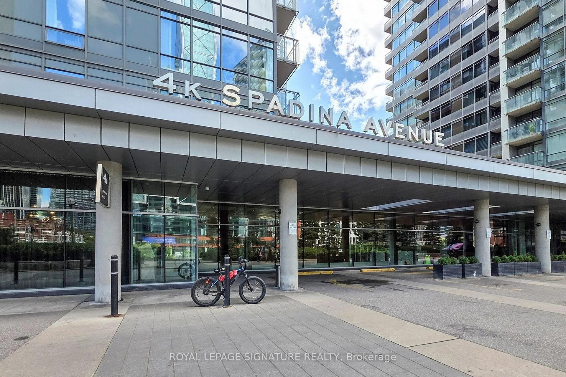 Photo 3 of Unit 716, 4K Spadina Avenue E, Toronto, Waterfront Communities — HOMEH