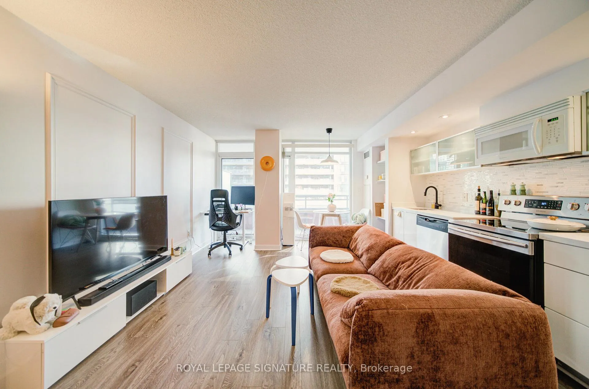 Photo 5 of Unit 716, 4K Spadina Avenue E, Toronto, Waterfront Communities — HOMEH