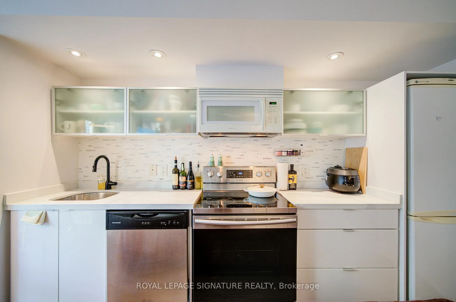 Photo 7 of Unit 716, 4K Spadina Avenue E, Toronto, Waterfront Communities — HOMEH