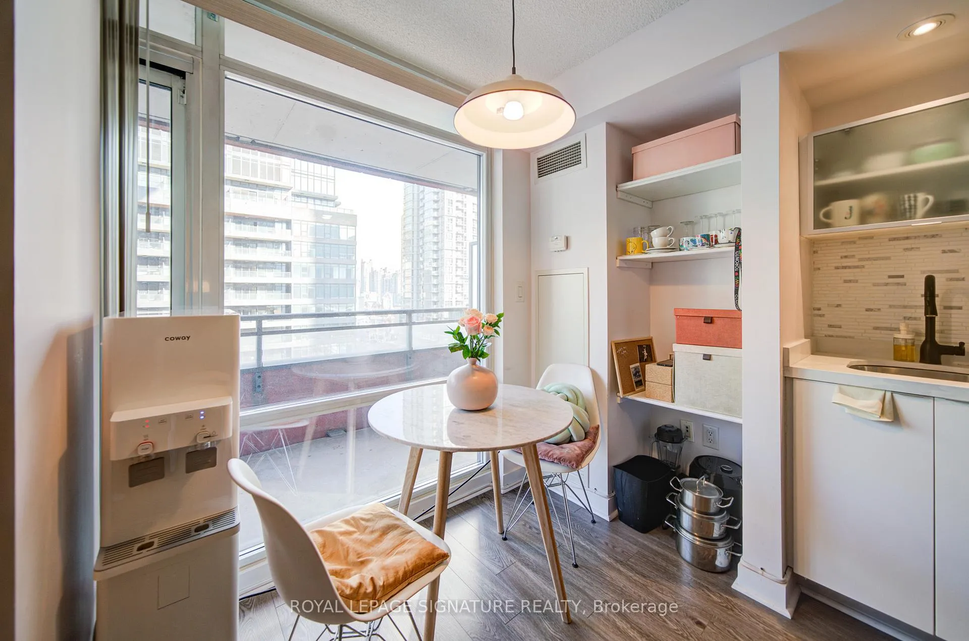 Photo 8 of Unit 716, 4K Spadina Avenue E, Toronto, Waterfront Communities — HOMEH