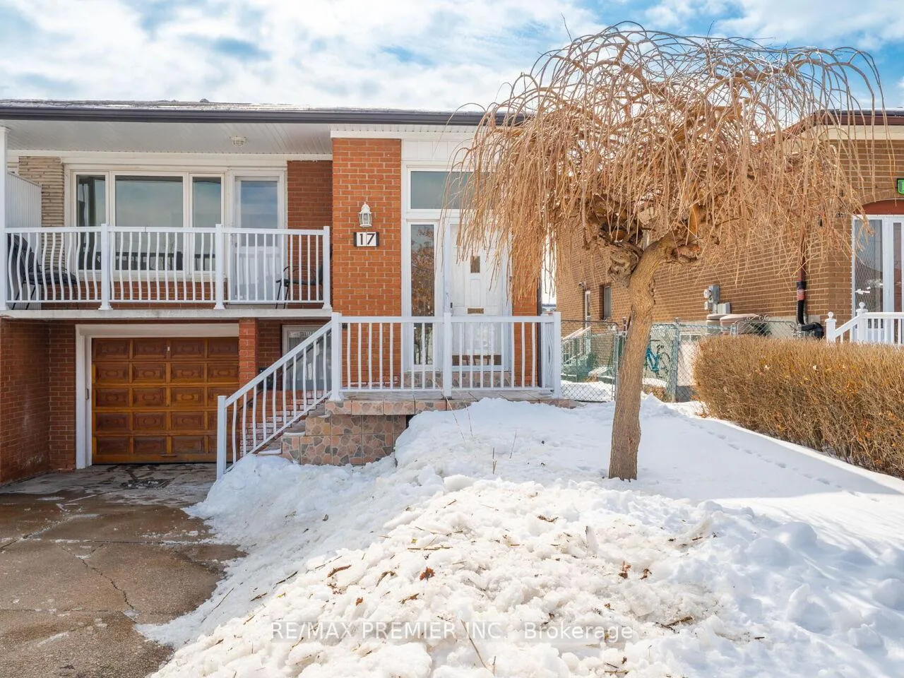 Front of 17 Cabana Drive