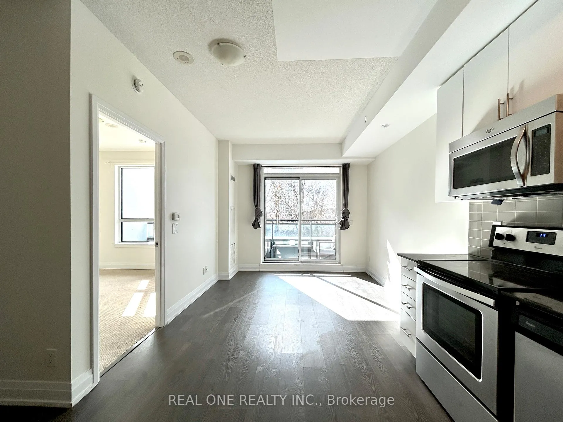 Photo 5 of Unit #208, 7890 Bathurst Street, Vaughan, Beverley Glen — HOMEH