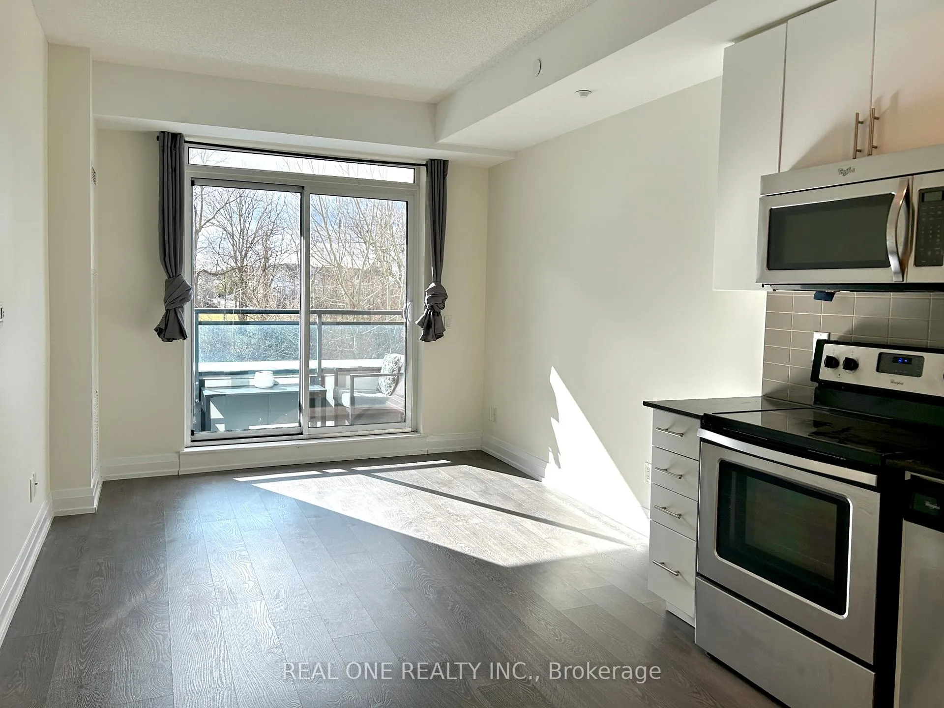 Photo 6 of Unit #208, 7890 Bathurst Street, Vaughan, Beverley Glen — HOMEH