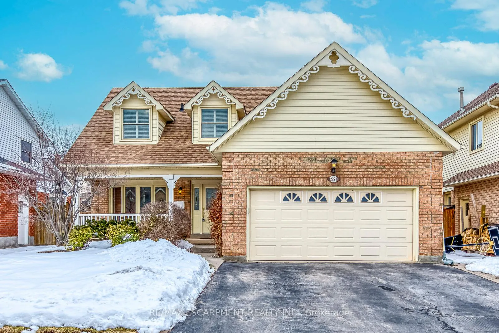 Photo 1 of 2223 Vista Drive, Burlington, Headon — HOMEH