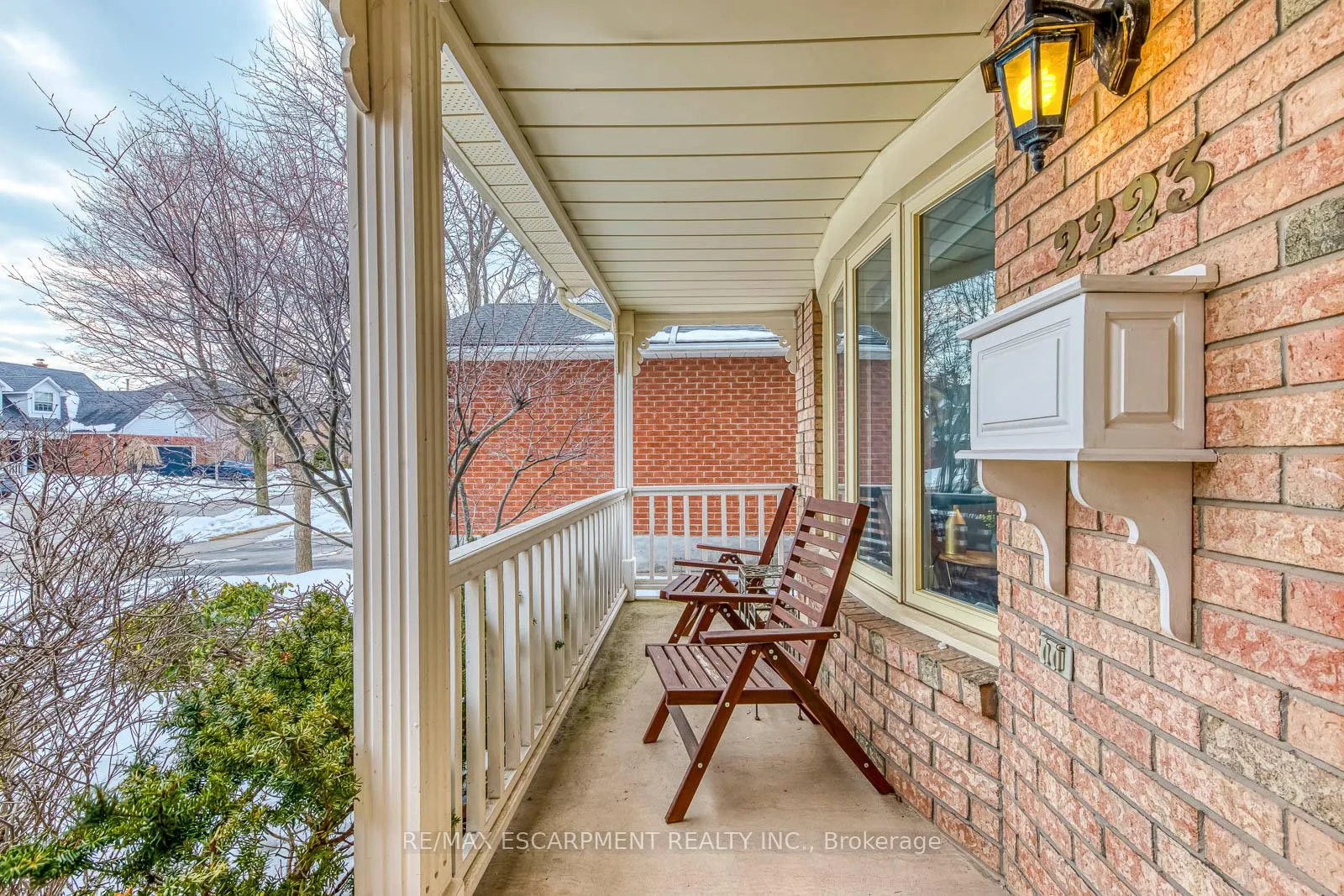 Photo 3 of 2223 Vista Drive, Burlington, Headon — HOMEH