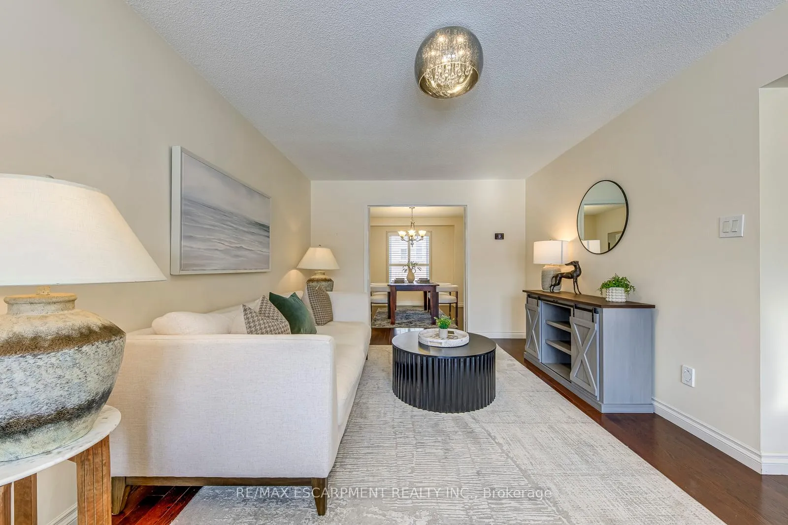 Photo 8 of 2223 Vista Drive, Burlington, Headon — HOMEH