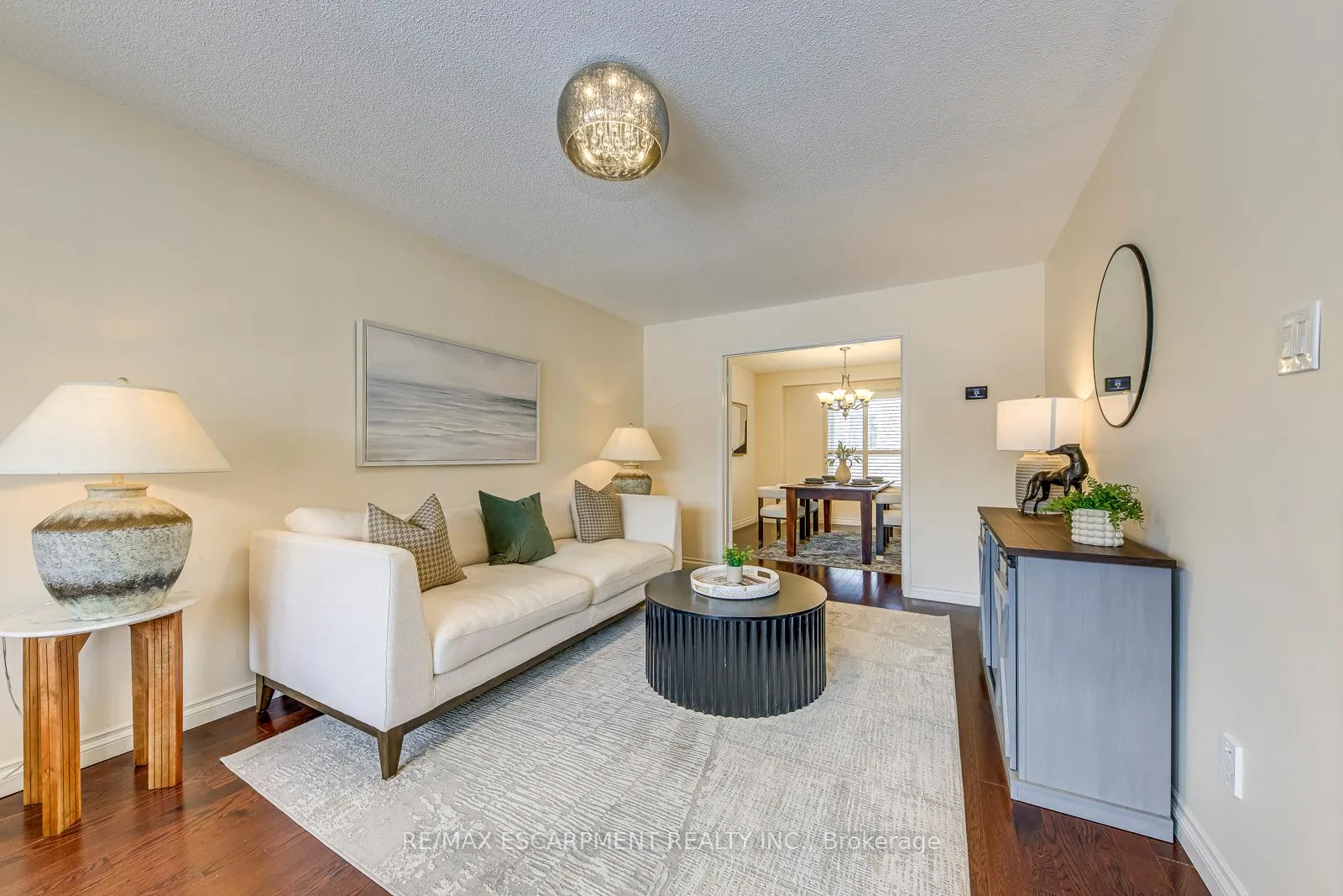 Photo 9 of 2223 Vista Drive, Burlington, Headon — HOMEH