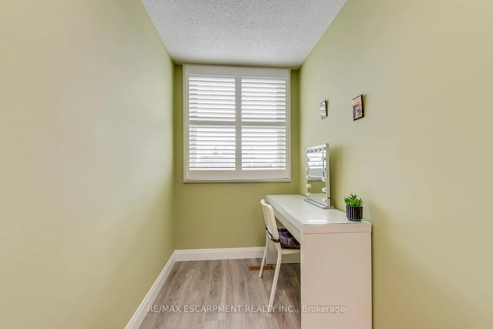 Photo 30 of 2223 Vista Drive, Burlington, Headon — HOMEH
