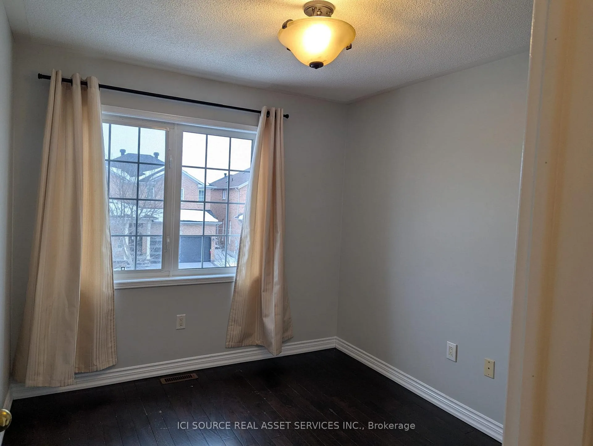 Photo 2 of 77 Rainbow Valley Crescent, Markham, Greensborough — HOMEH