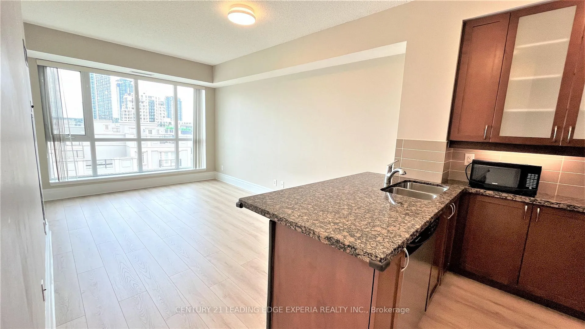 Photo 2 of Unit 513, 39 Upper Duke Crescent, Markham, Unionville — HOMEH