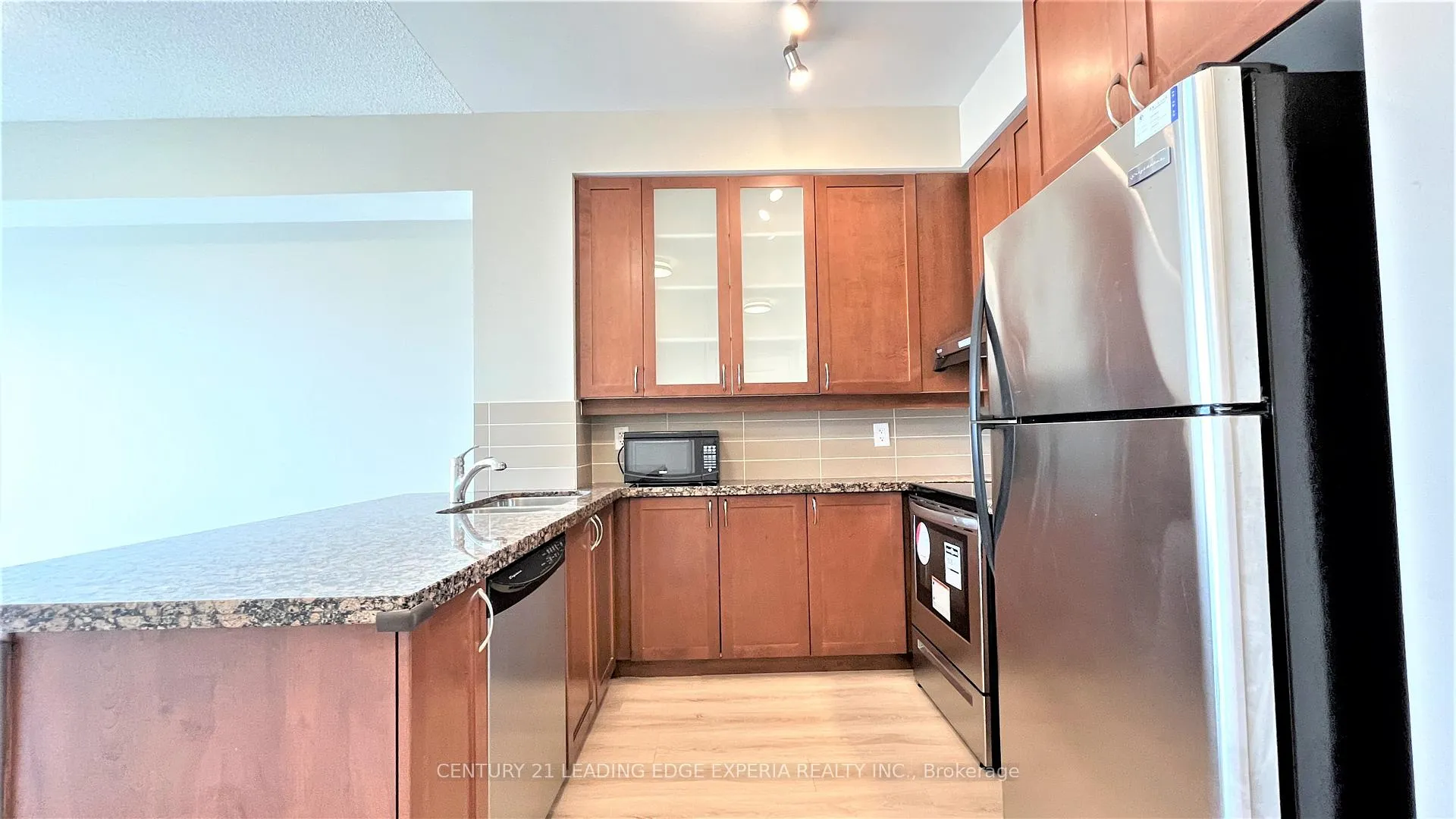 Photo 3 of Unit 513, 39 Upper Duke Crescent, Markham, Unionville — HOMEH